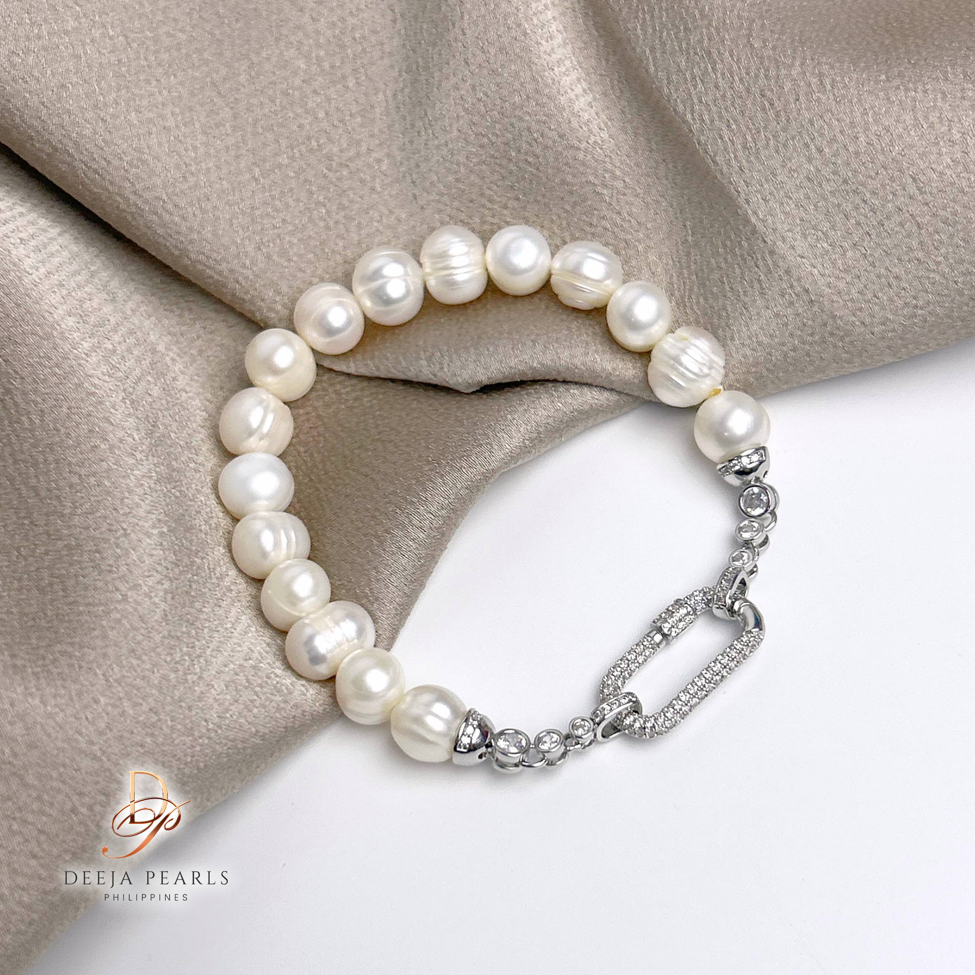 DPB111 • Freshwater Pearl Bracelet in Paper Clip Pendant Lock
