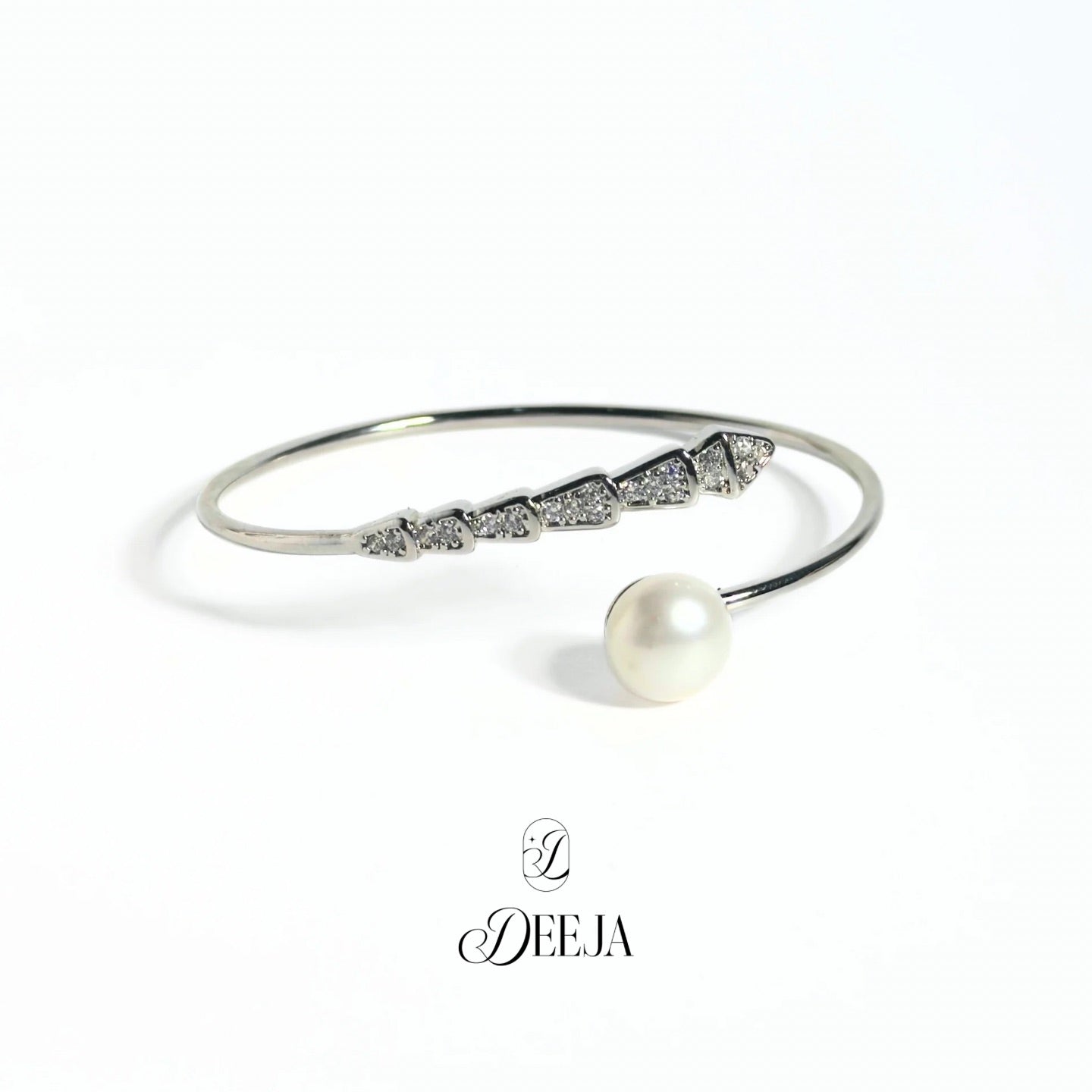 Serpentina | Freshwater Pearl Bangle • FWB16