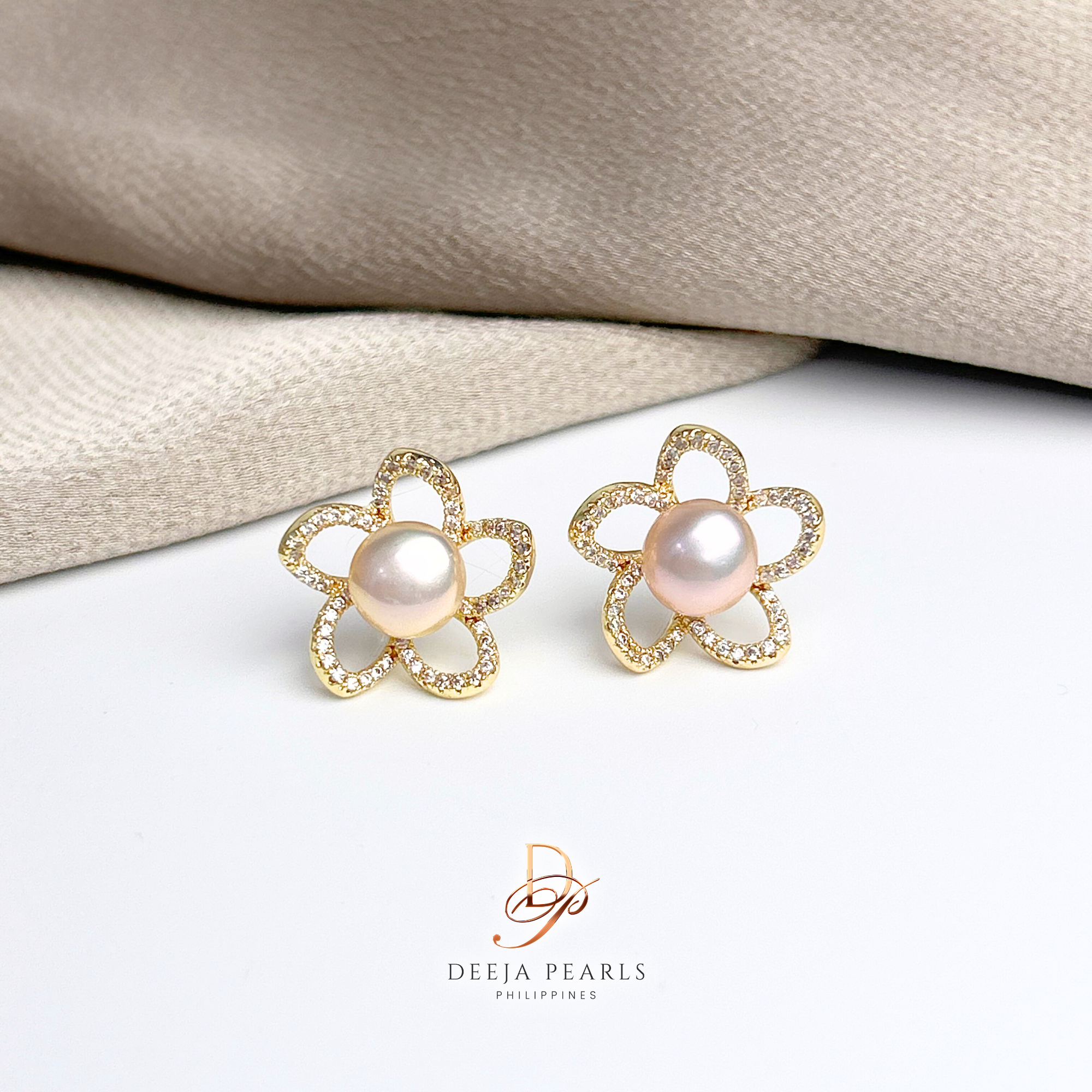 DPE145 • Freshwater Pearl Stud Earrings