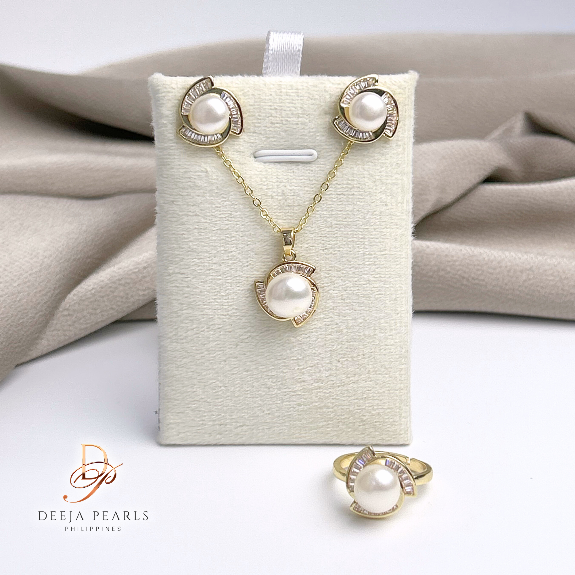 DPS116 • Freshwater Pearl Necklace, Earrings and Adjustable Ring