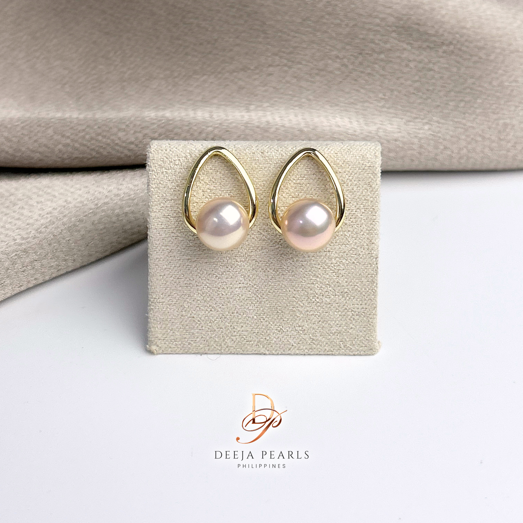 DPE171 • Freshwater Pearl Stud Earrings