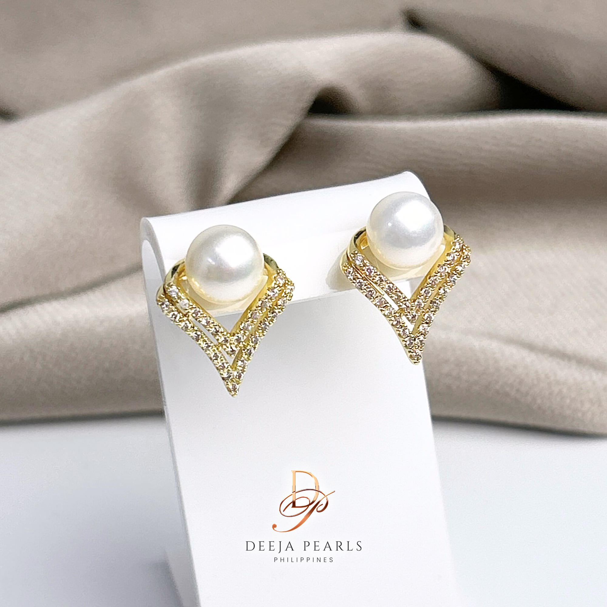 DPE123 • Freshwater Pearl Stud Earrings