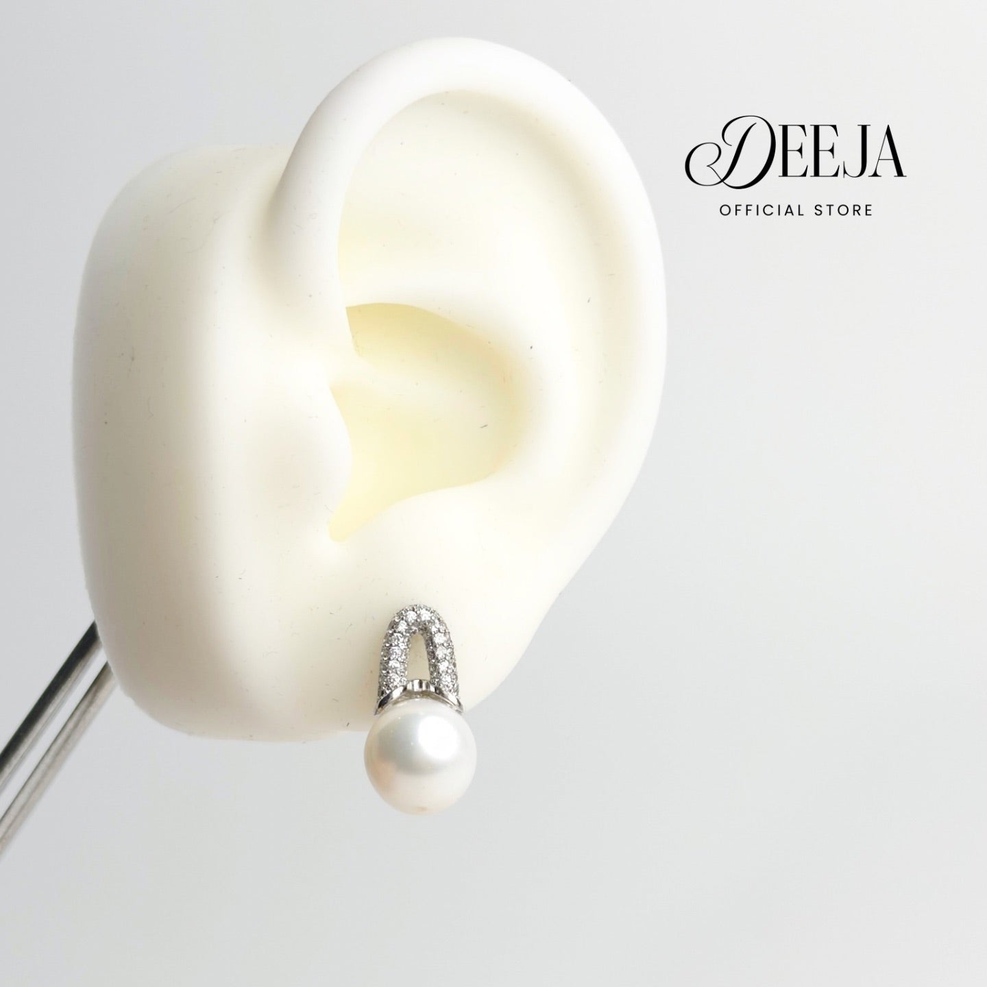 Deeja • Horseshoe Stud Earrings Freshwater Pearl FPE10132