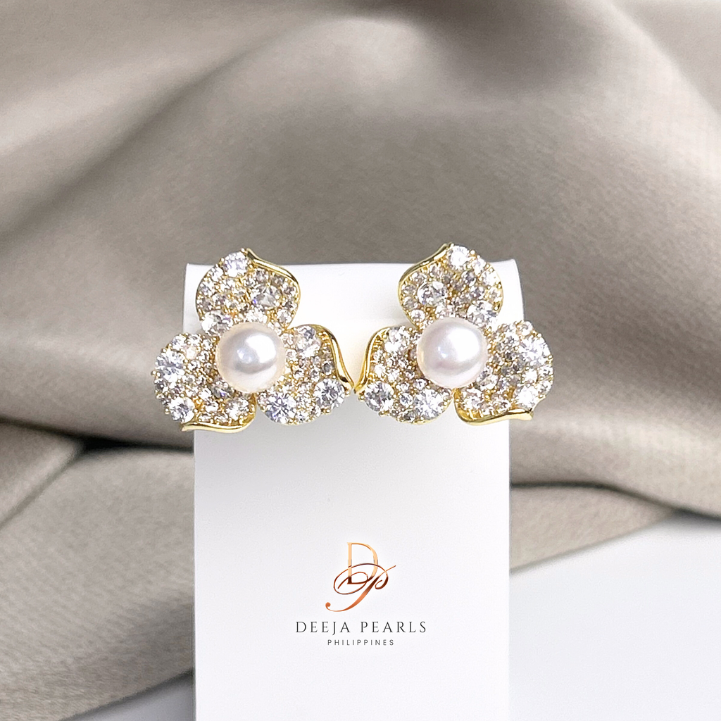 DPE149 • Freshwater Pearl Stud Earrings