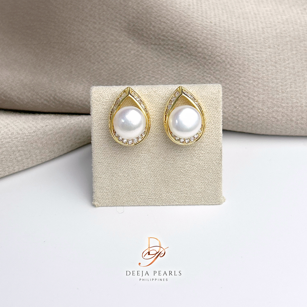 DPE125 • Freshwater Pearl Stud Earrings