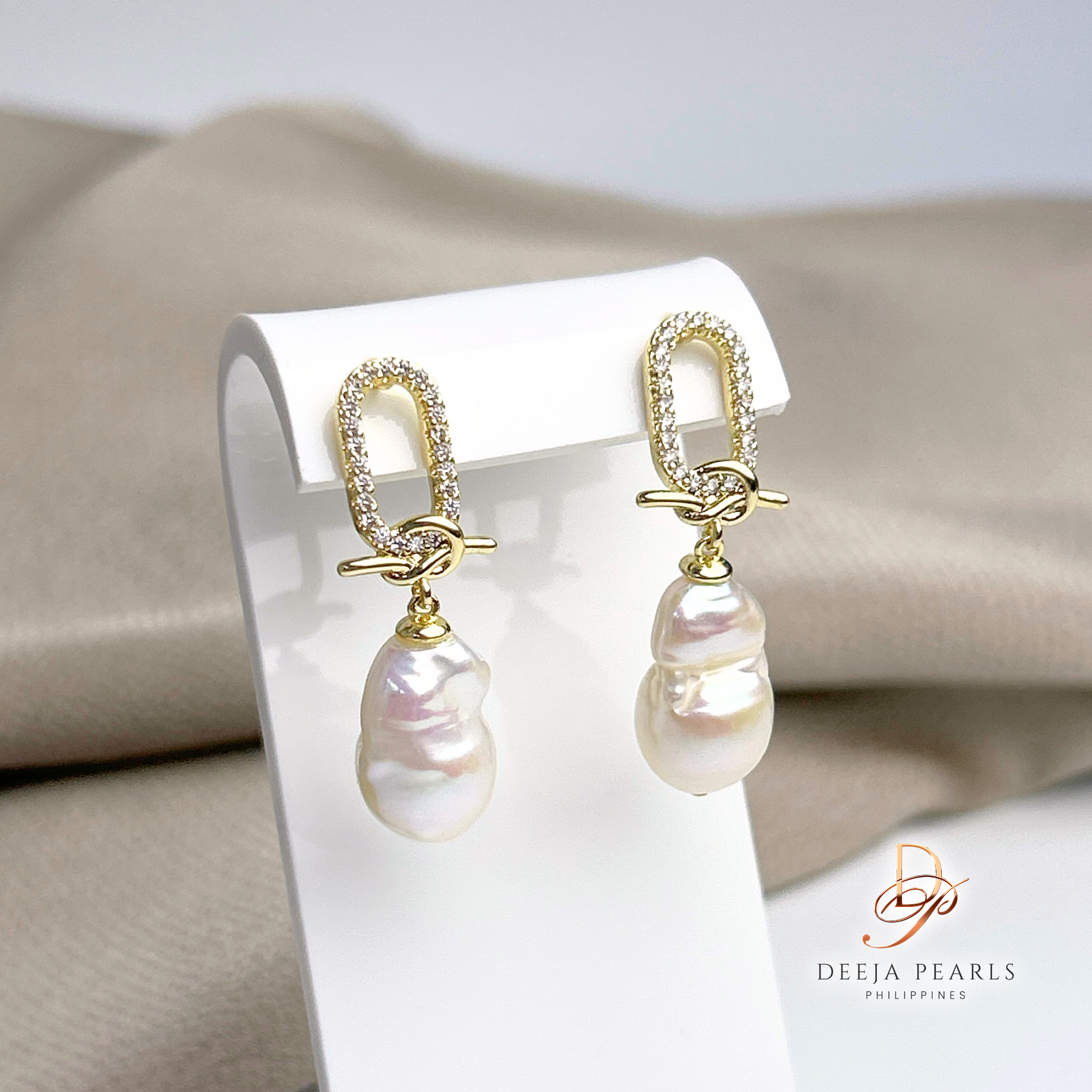 DPE173 • Freshwater Pearl Dangle Earrings