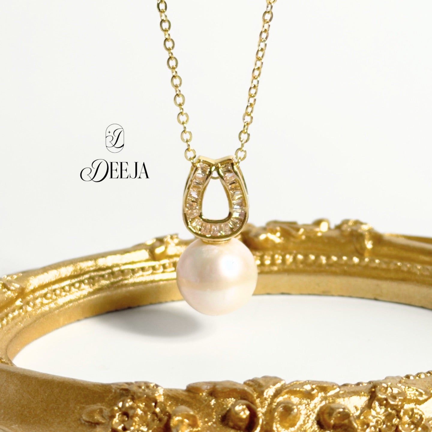 Horseshoe Edison Freshwater Pearl Pendant Necklace • FWN05