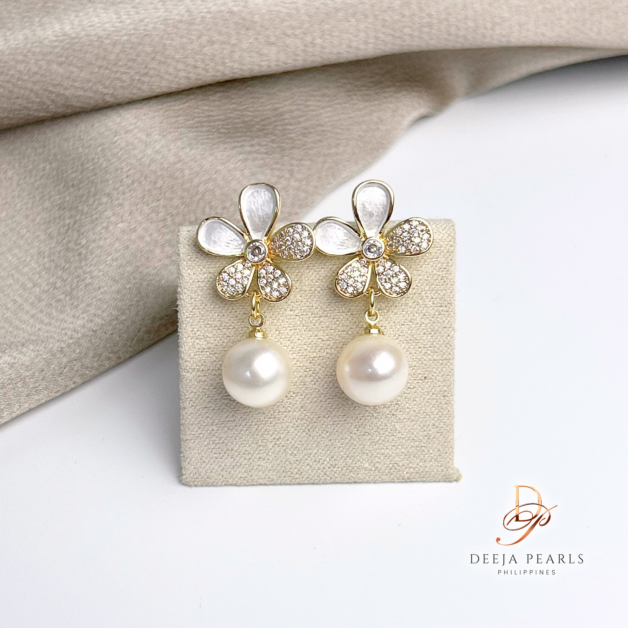 DPE117 • Freshwater Pearl Dangle Earrings