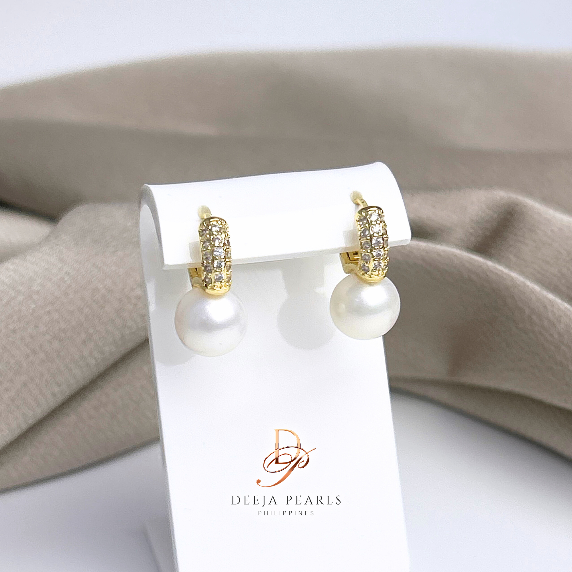 DPE134 • Freshwater Pearl Clip Earrings