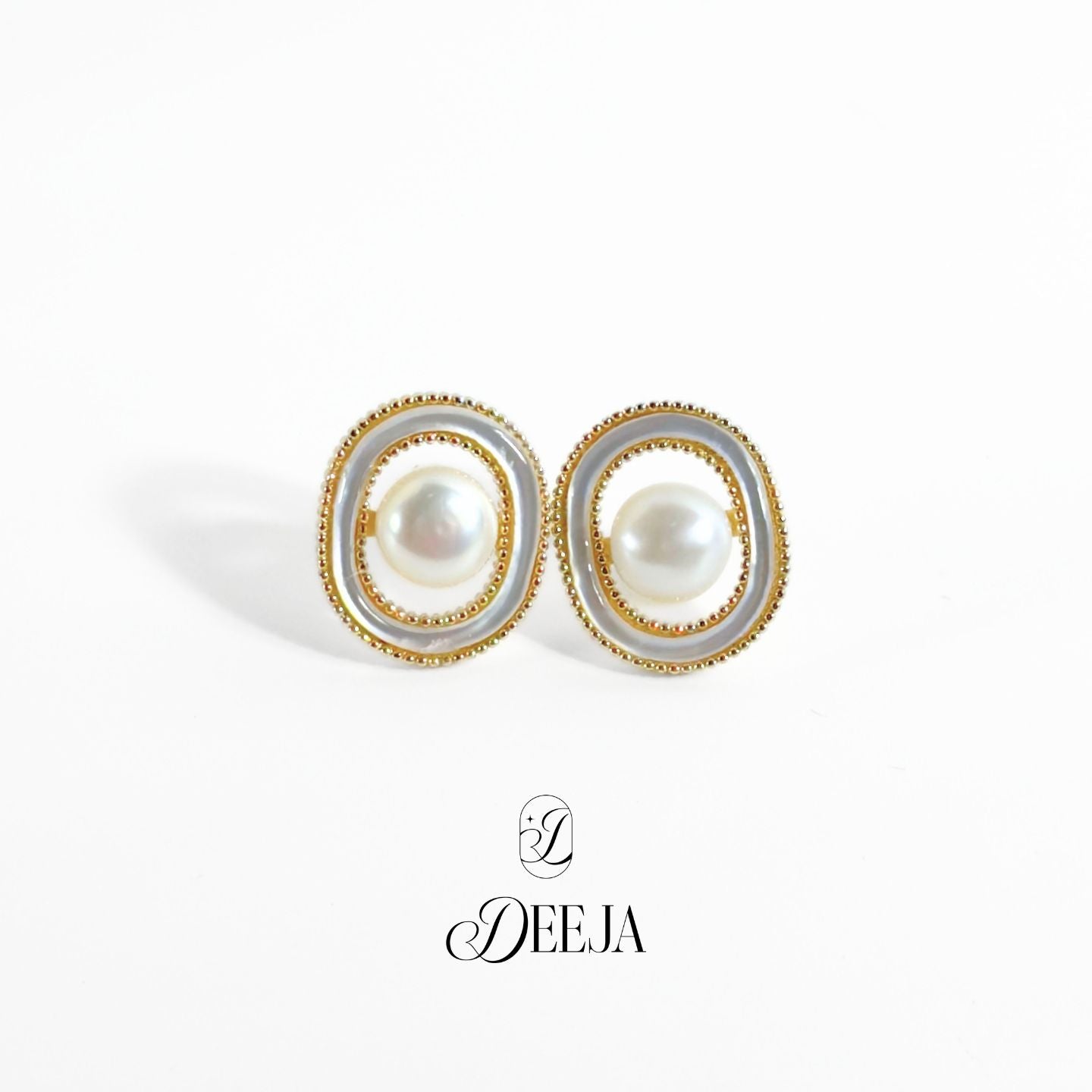 Freshwater Pearl Stud Earrings • FWE20