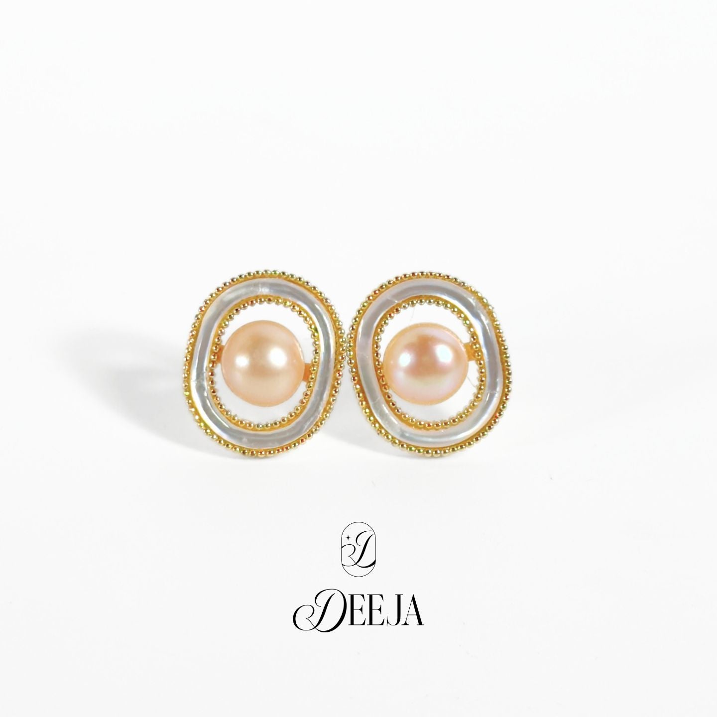Freshwater Pearl Stud Earrings • FWE20