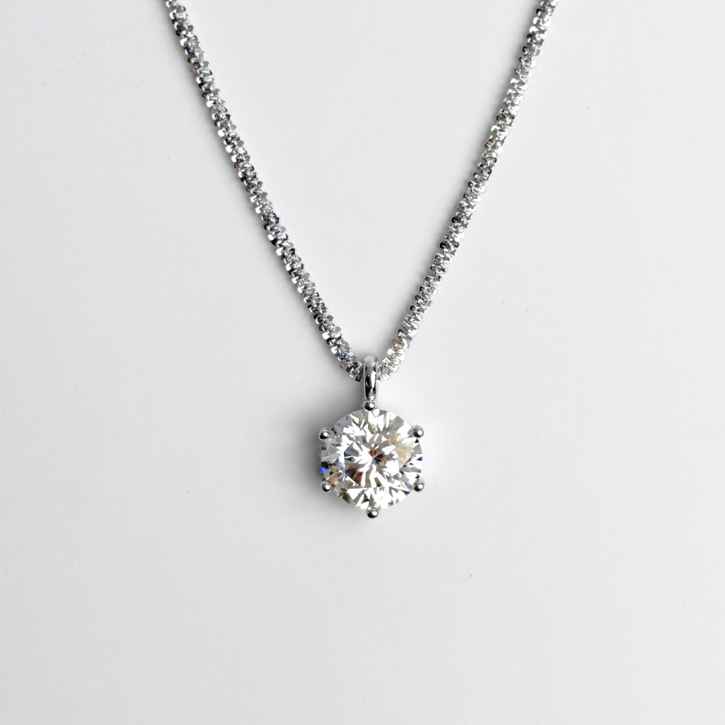 Moissanite 2ct Classic Solitaire Pendant Necklace in Sparkly Chain