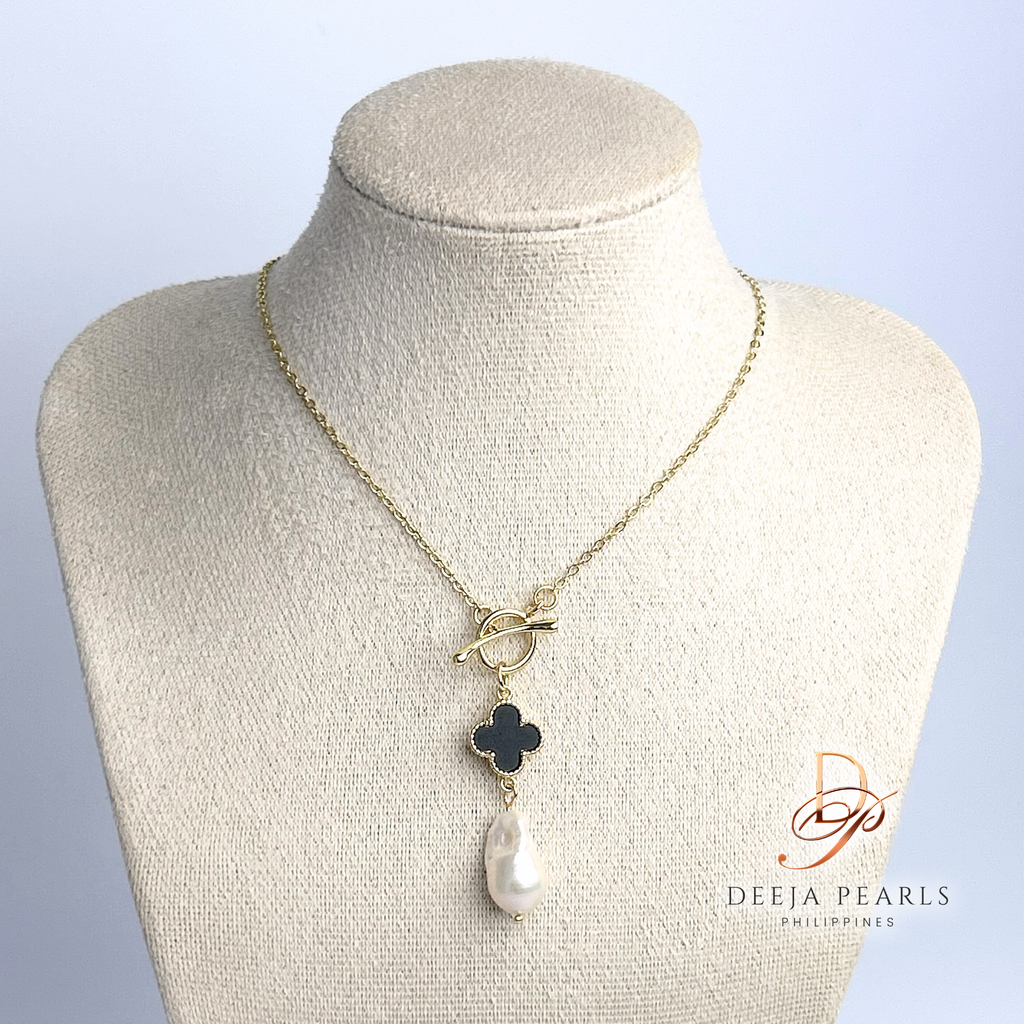 DPN122 • Freshwater Pearl Pendant Necklace in Toggle Lock