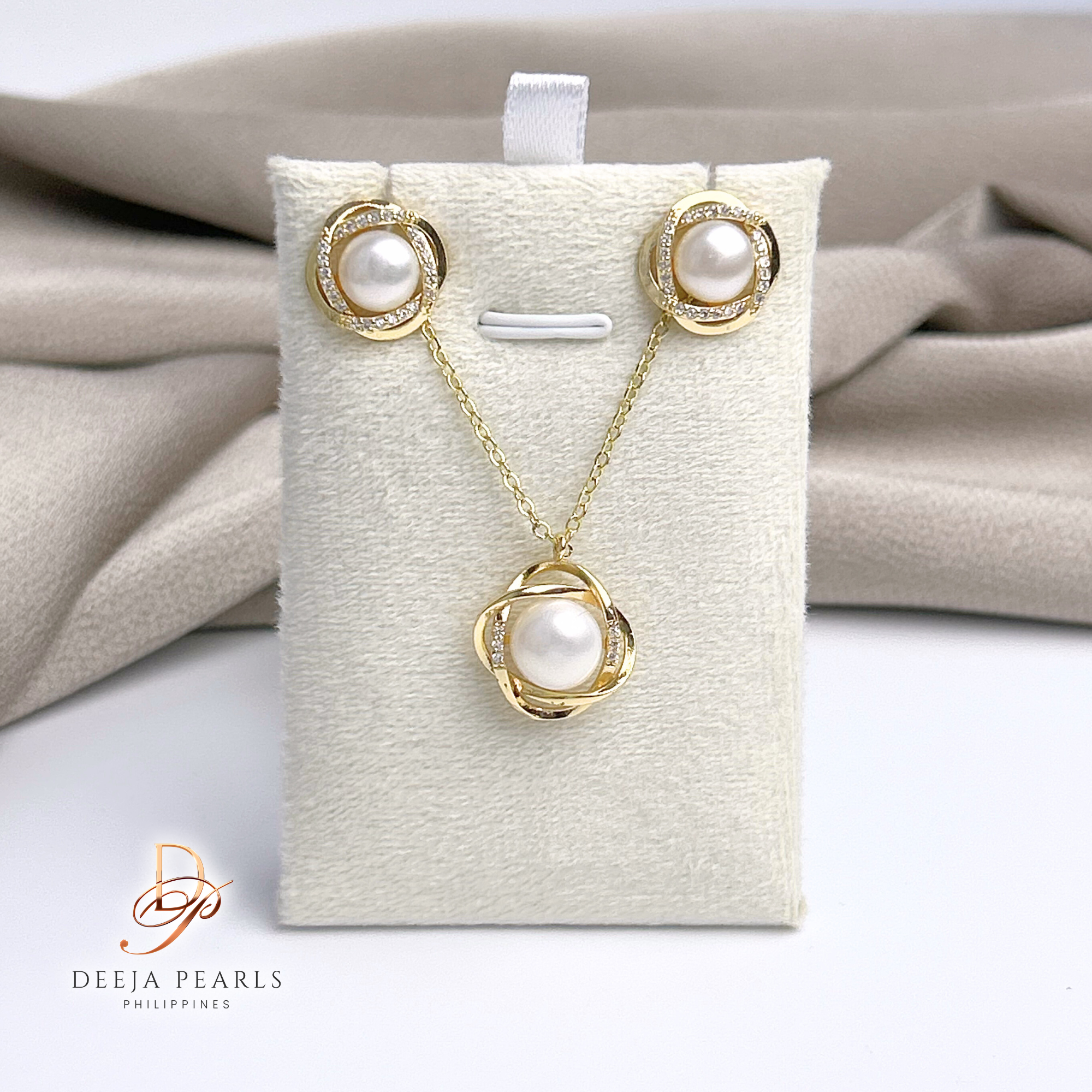 DPS122 • Freshwater Pearl Earrings and Necklace with Chain