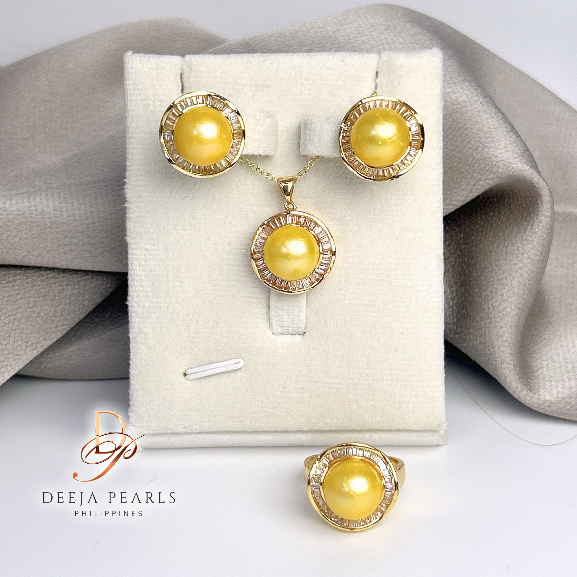 EPS119 • Edison Pearl Set of Necklace, Earrings and Ring