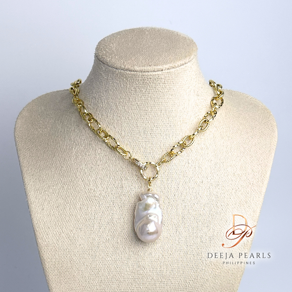 DPN133 • Baroque Freshwater Pearl Pendant Necklace