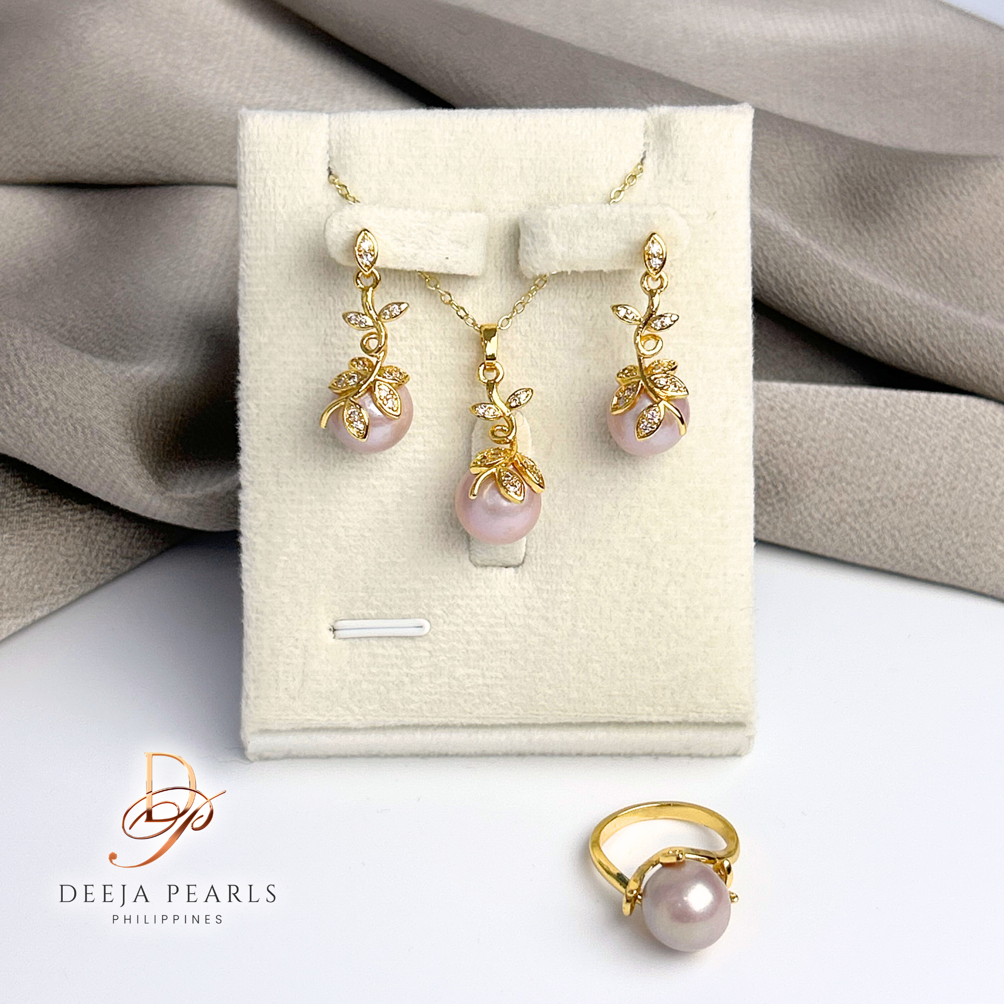 EPS109 • Edison Pearl Set of Necklace, Earrings and Ring