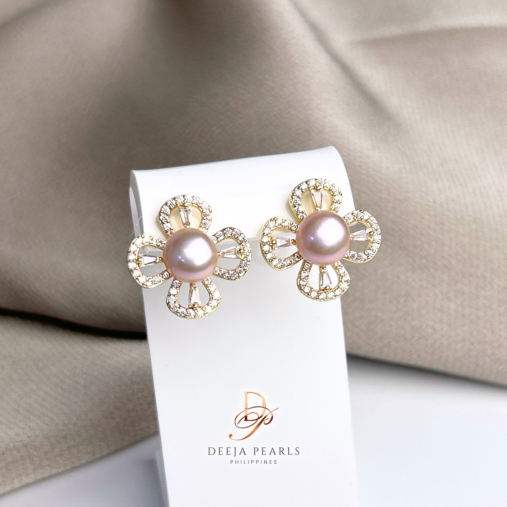DPE165 • Freshwater Pearl Stud Earrings