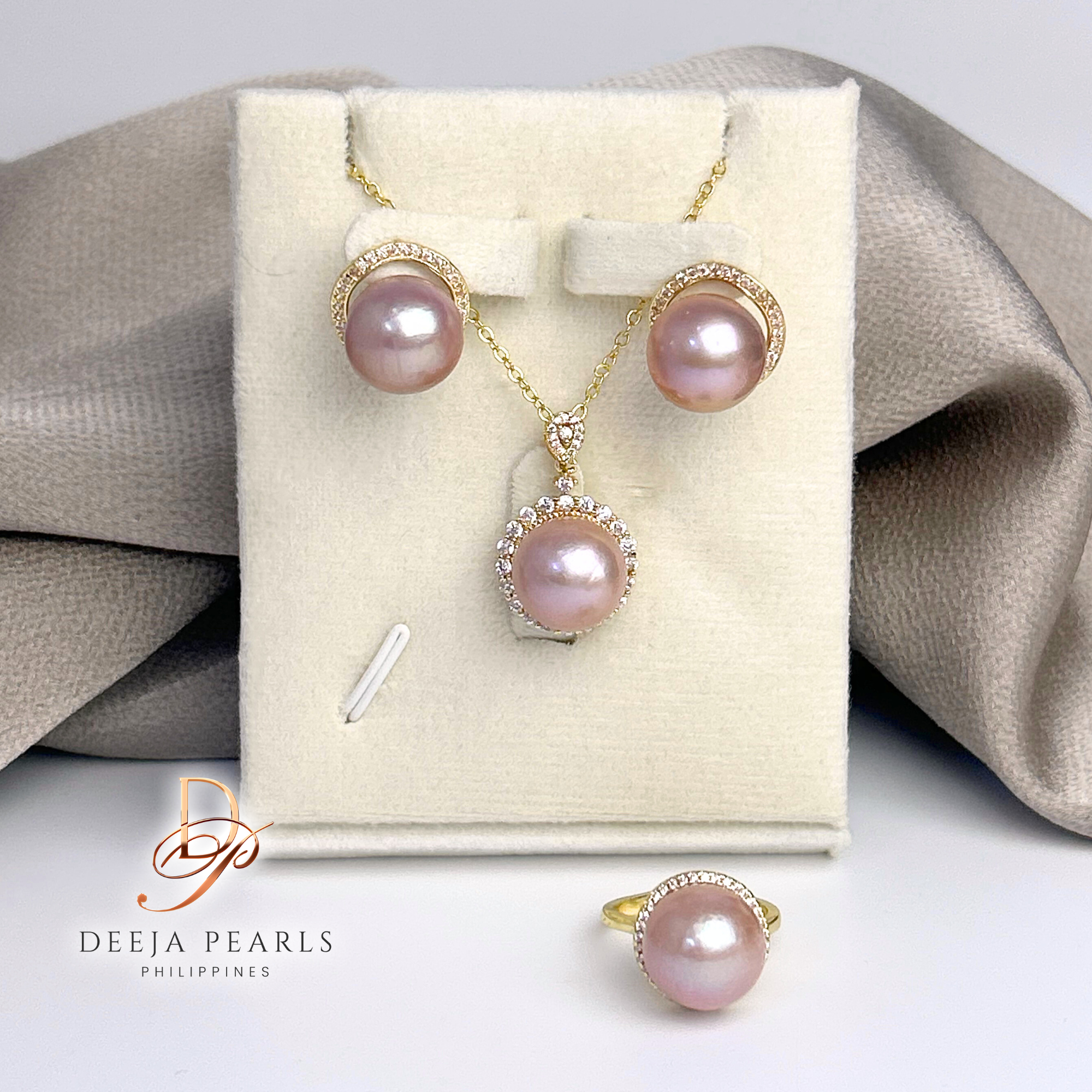 EPS121 • Edison Pearl Set of Necklace, Earrings and Ring