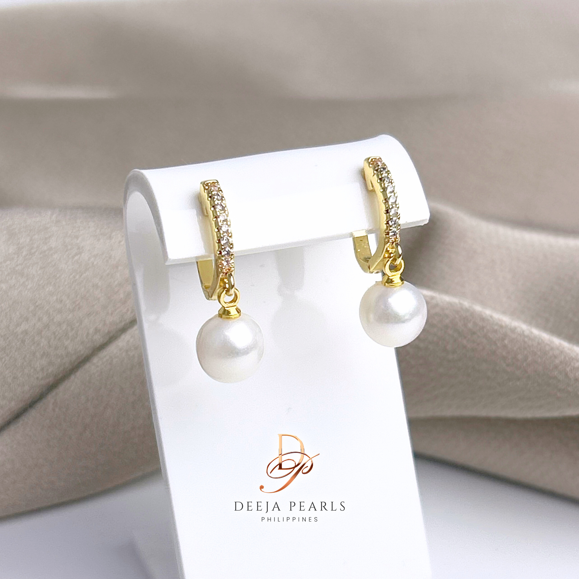 DPE136 • Freshwater Pearl Clip Earrings