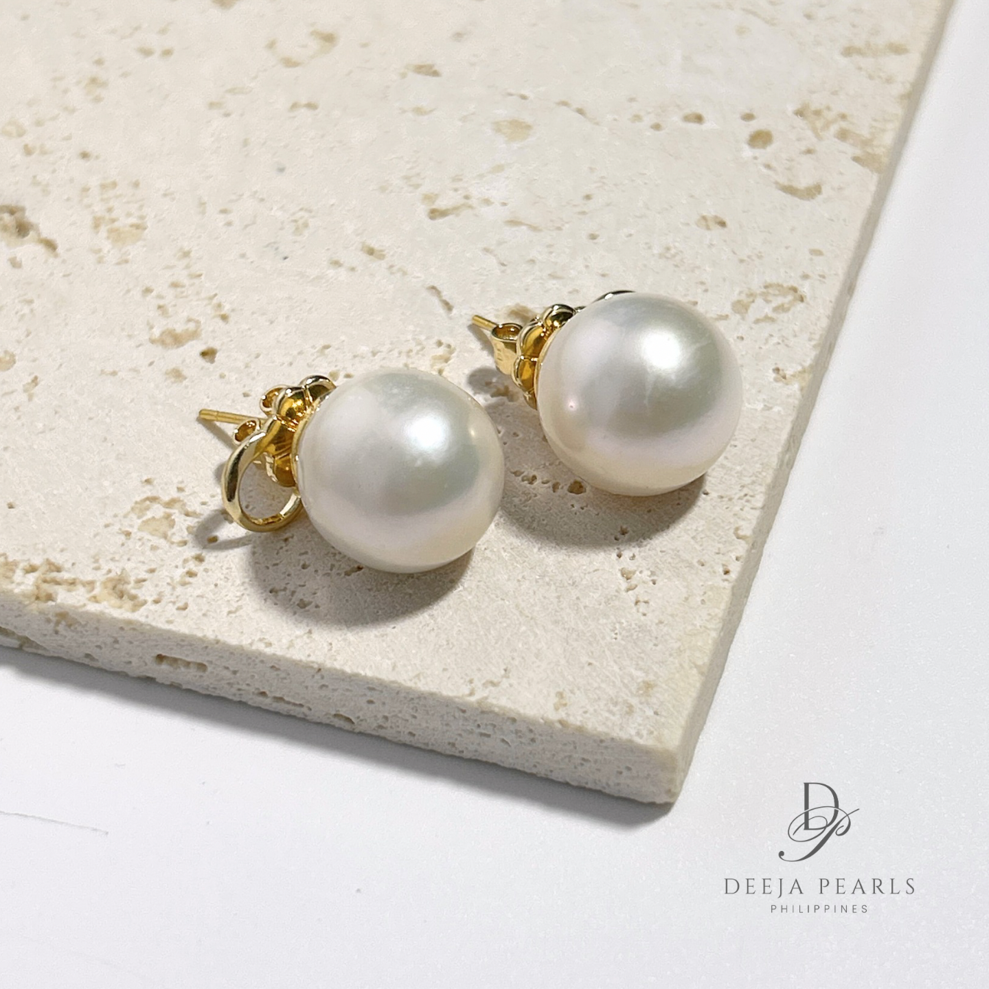 DPE132 • Edison Pearl Round AA Stud Earrings