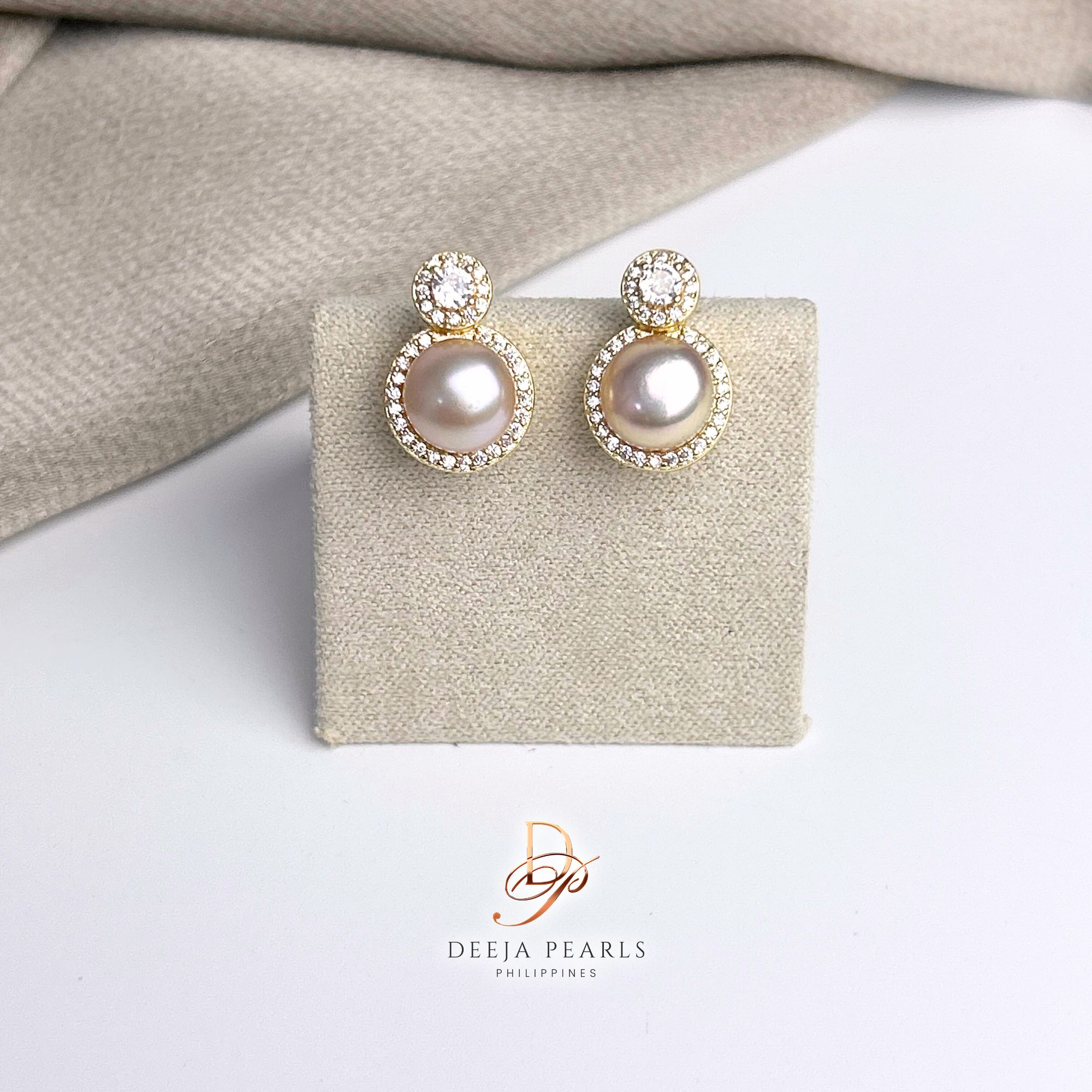 DPE158 • Freshwater Pearl Stud Earrings