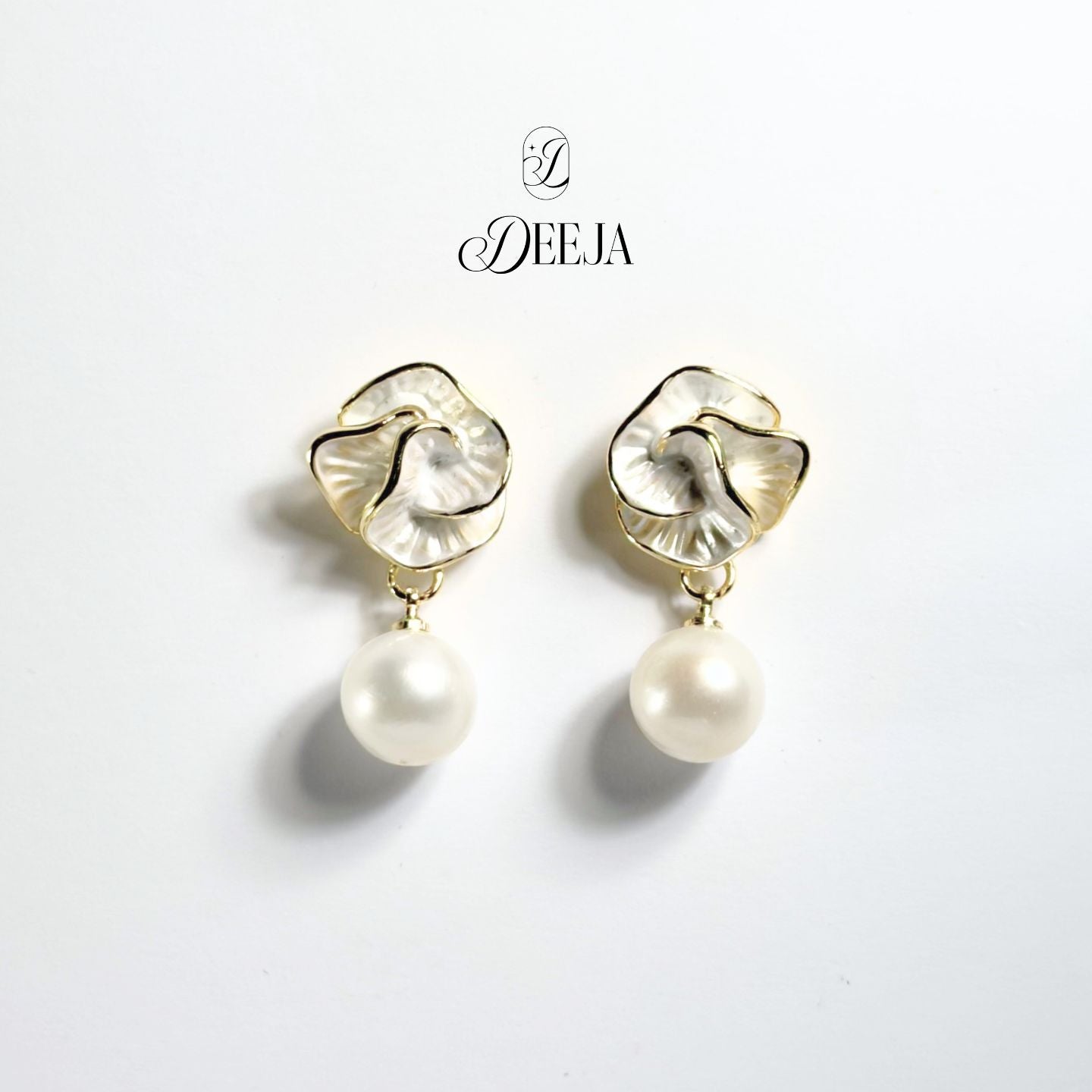 Freshwater Pearl Dangling Earrings • FWE06