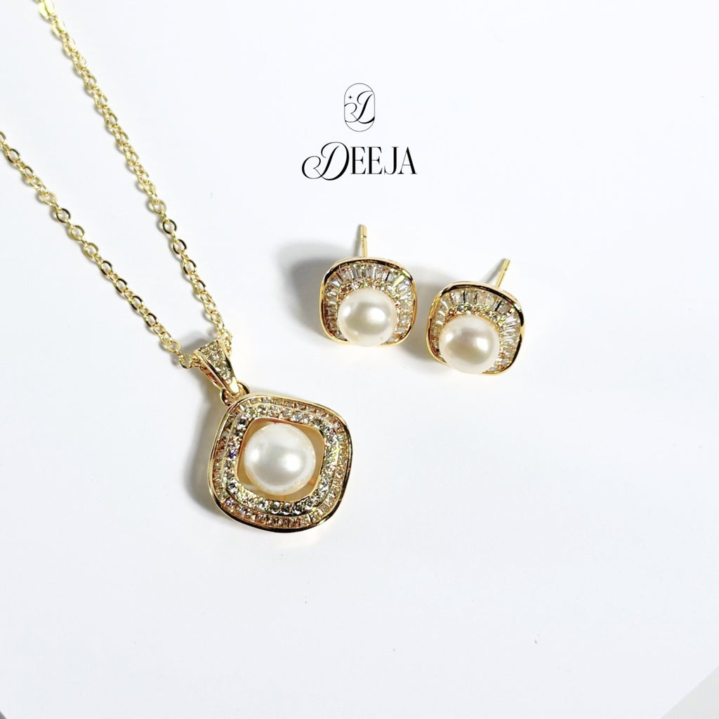 Freshwater Pearl Earrings and Necklace Set • FWS08
