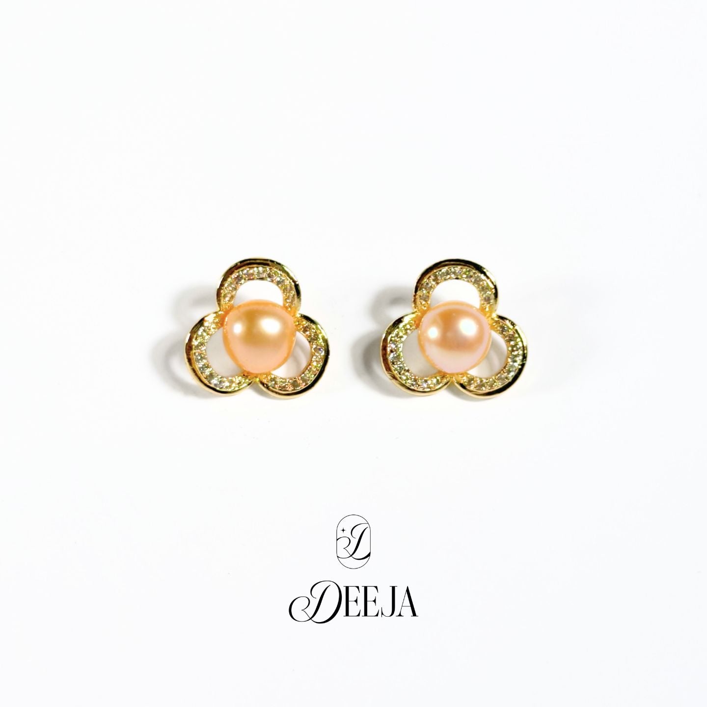 Freshwater Pearl Stud Earrings • FWE22