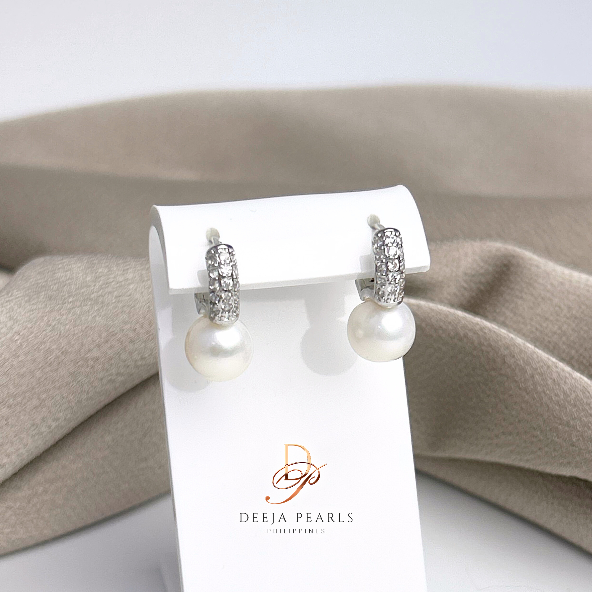 DPE134 • Freshwater Pearl Clip Earrings