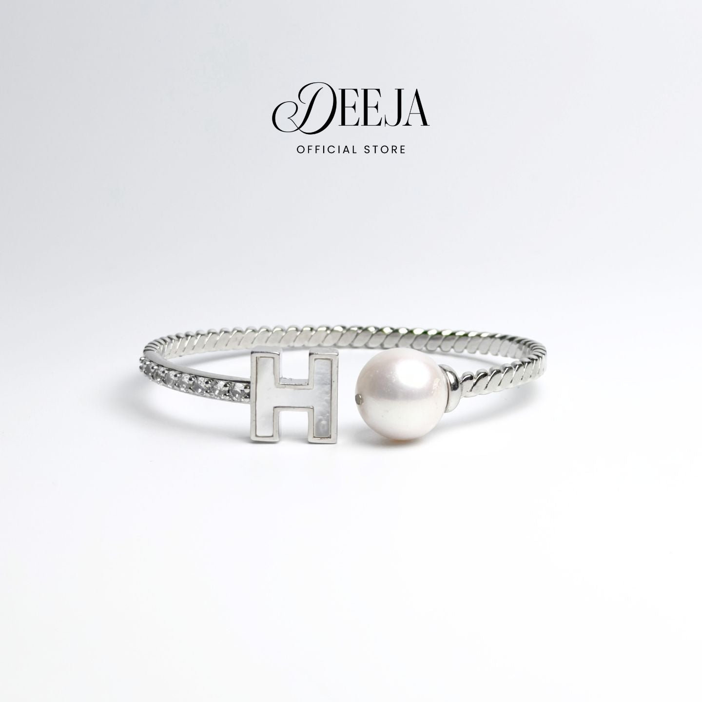 Deeja • Hermie Edison Freshwater Pearl Open Bangle FBA10280