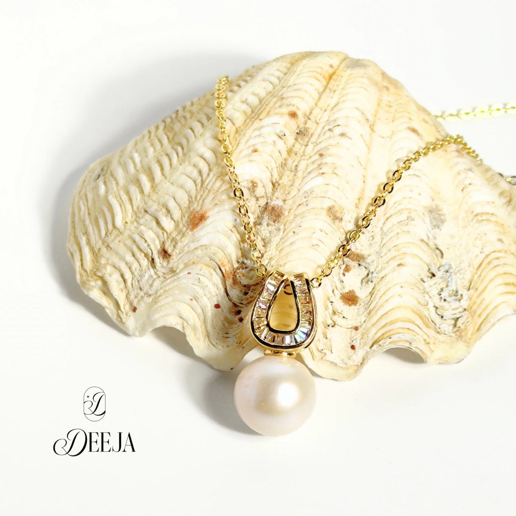 Horseshoe Edison Freshwater Pearl Pendant Necklace • FWN05