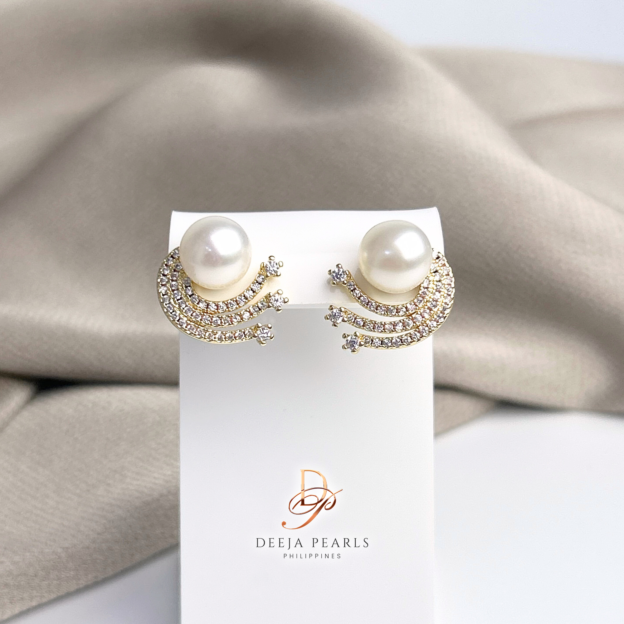 DPE151 • Freshwater Pearl Stud Earrings