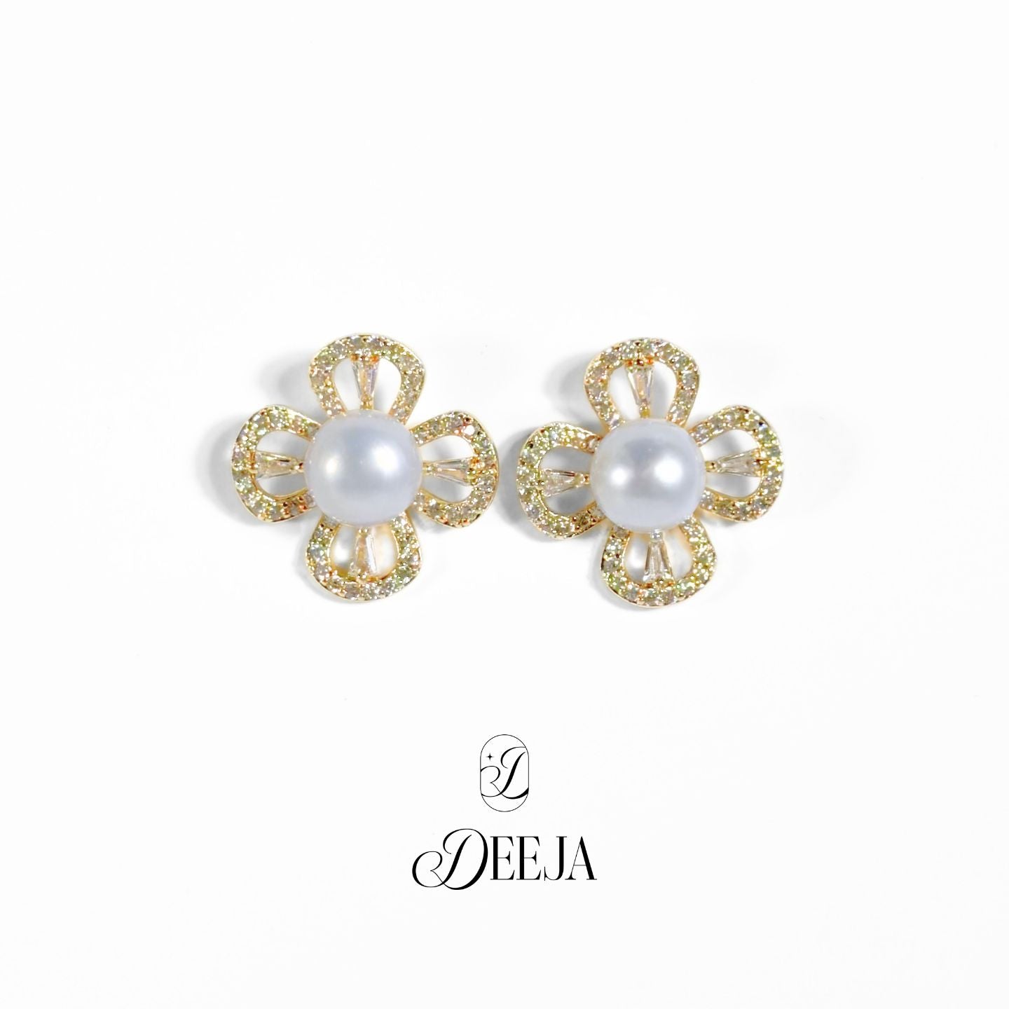 Freshwater Pearl Stud Earrings • FWE17