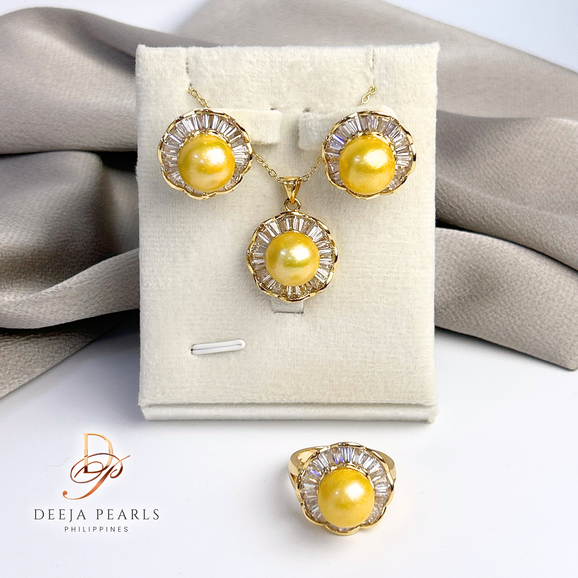 EPS110 • Edison Pearl Set of Necklace, Earrings and Ring