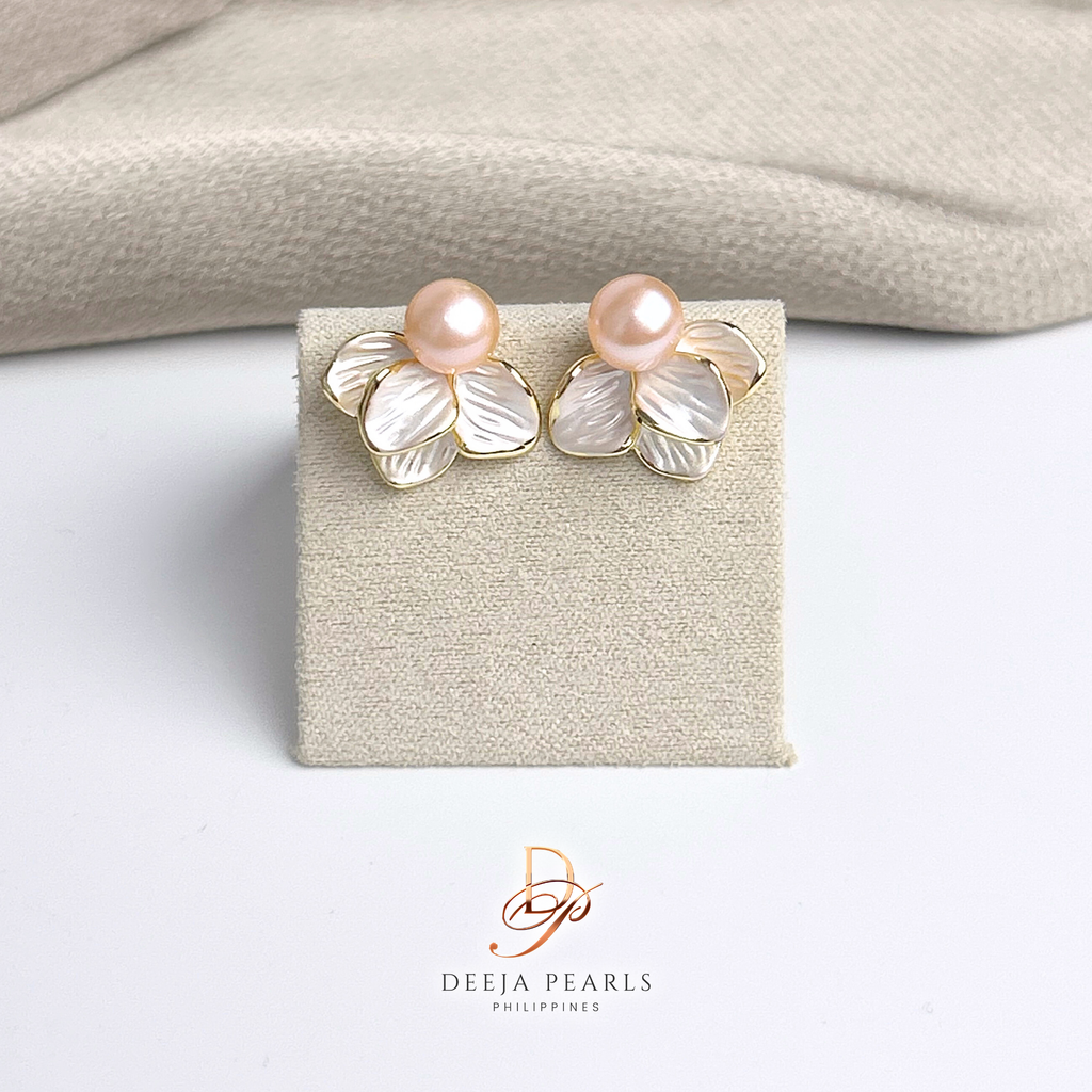 DPE128 • Freshwater Pearl Stud Earrings