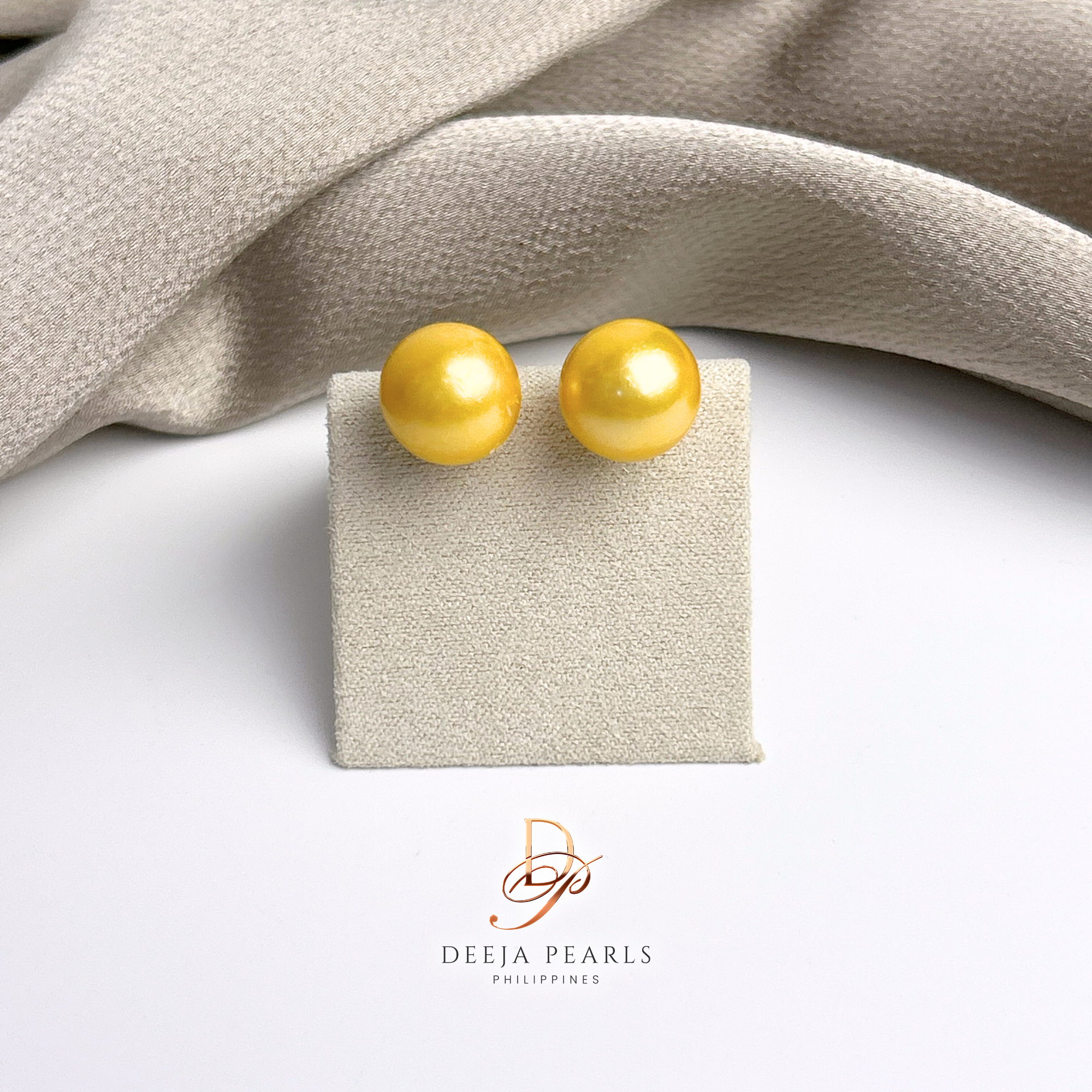 DPE132 • Edison Pearl Round AA Stud Earrings
