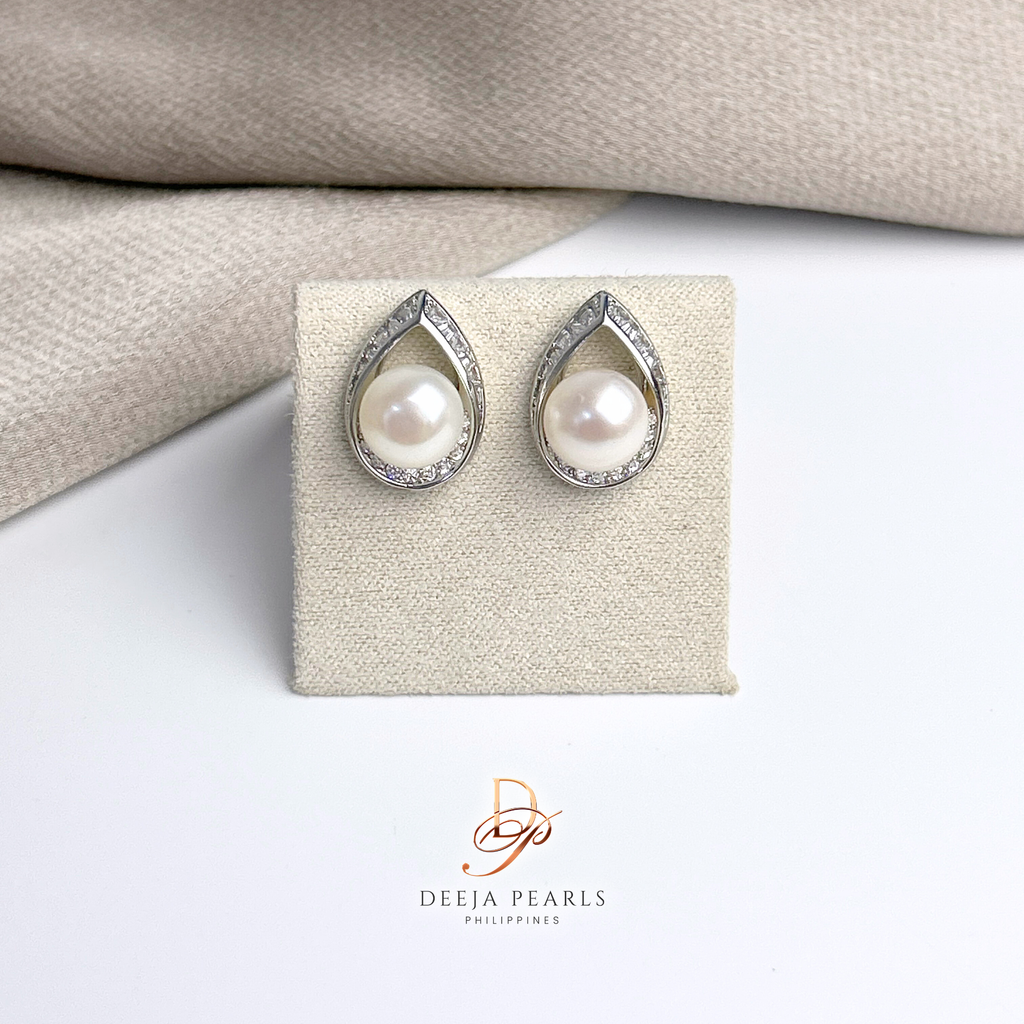 DPE125 • Freshwater Pearl Stud Earrings