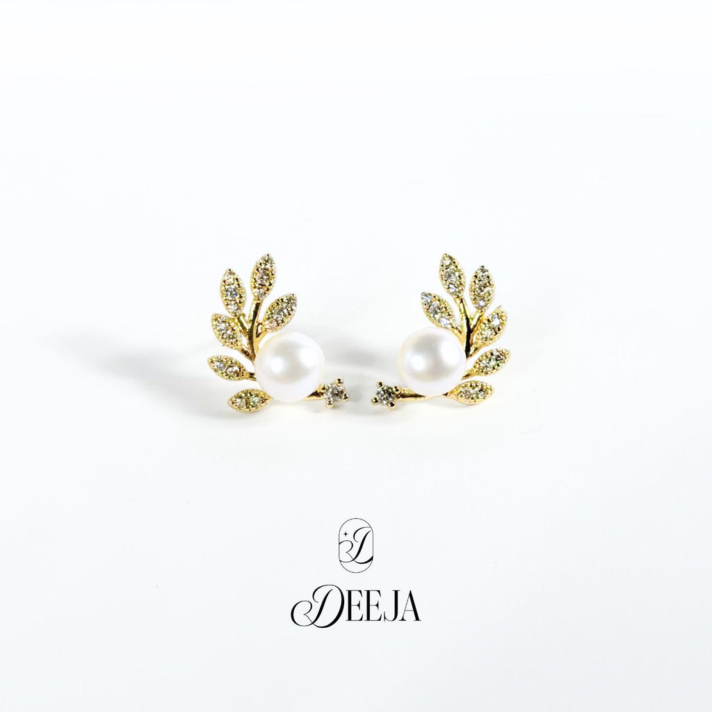 Freshwater Pearl Stud Earrings • FWE32