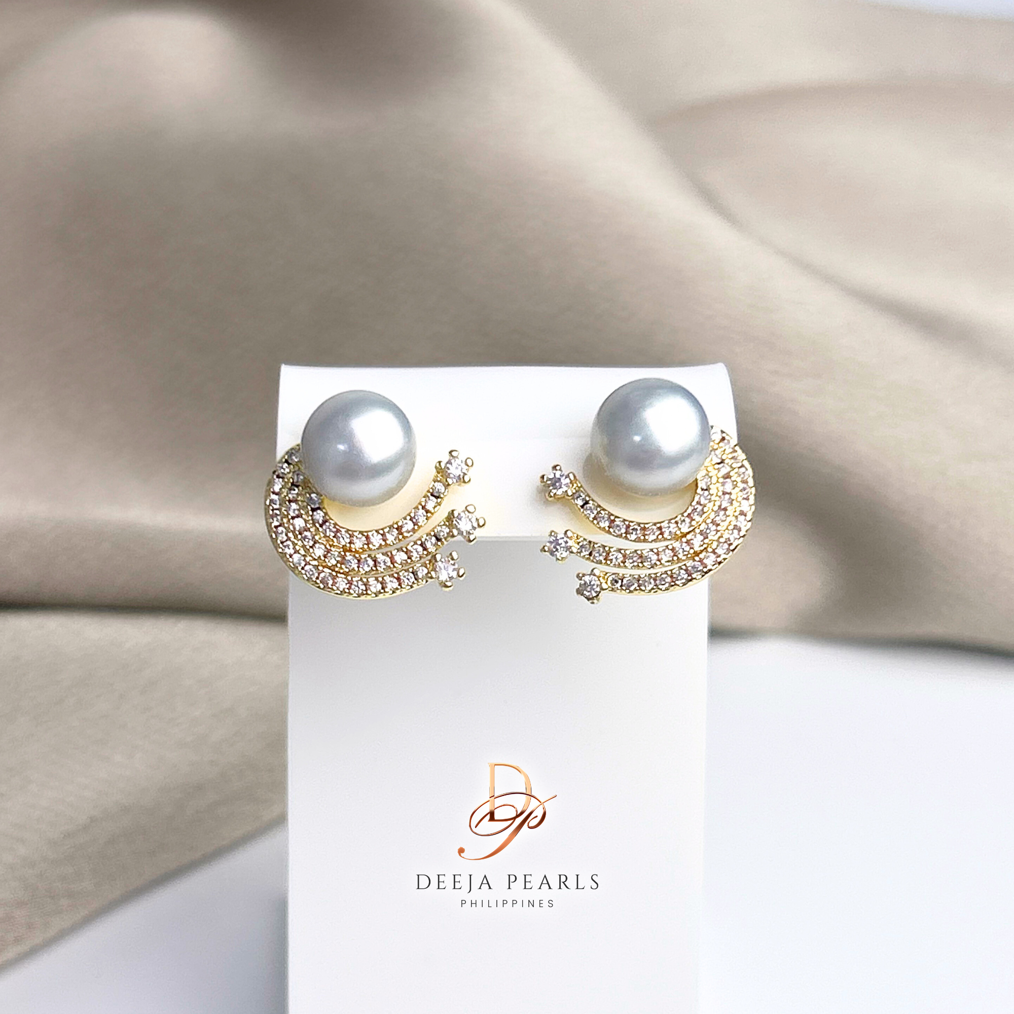 DPE151 • Freshwater Pearl Stud Earrings