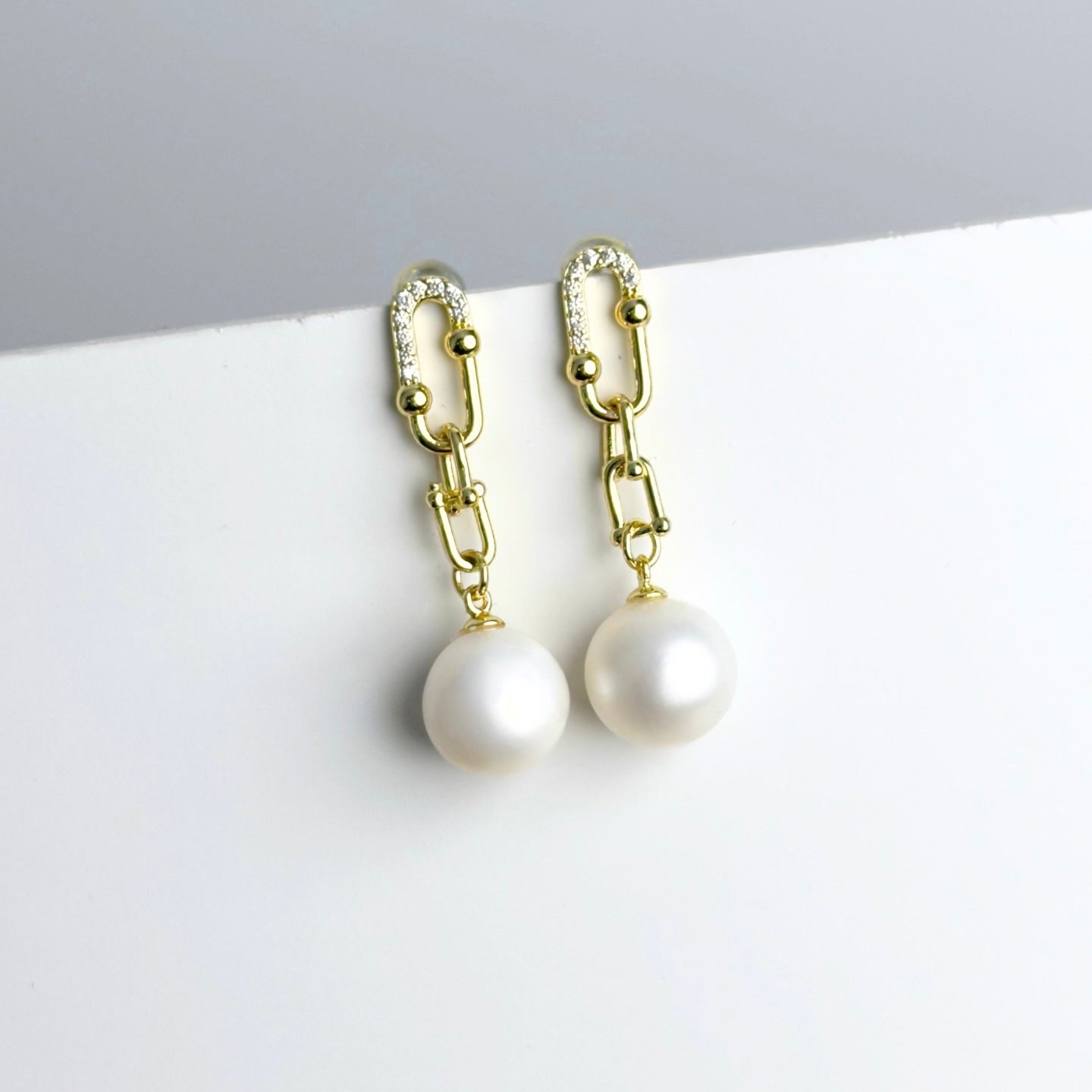 Freshwater Pearl Dangling Earrings