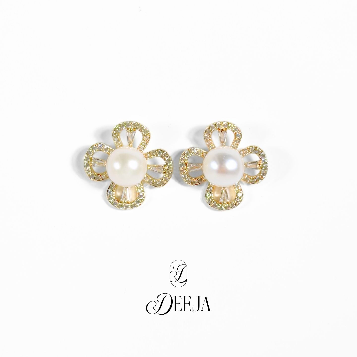 Freshwater Pearl Stud Earrings • FWE17