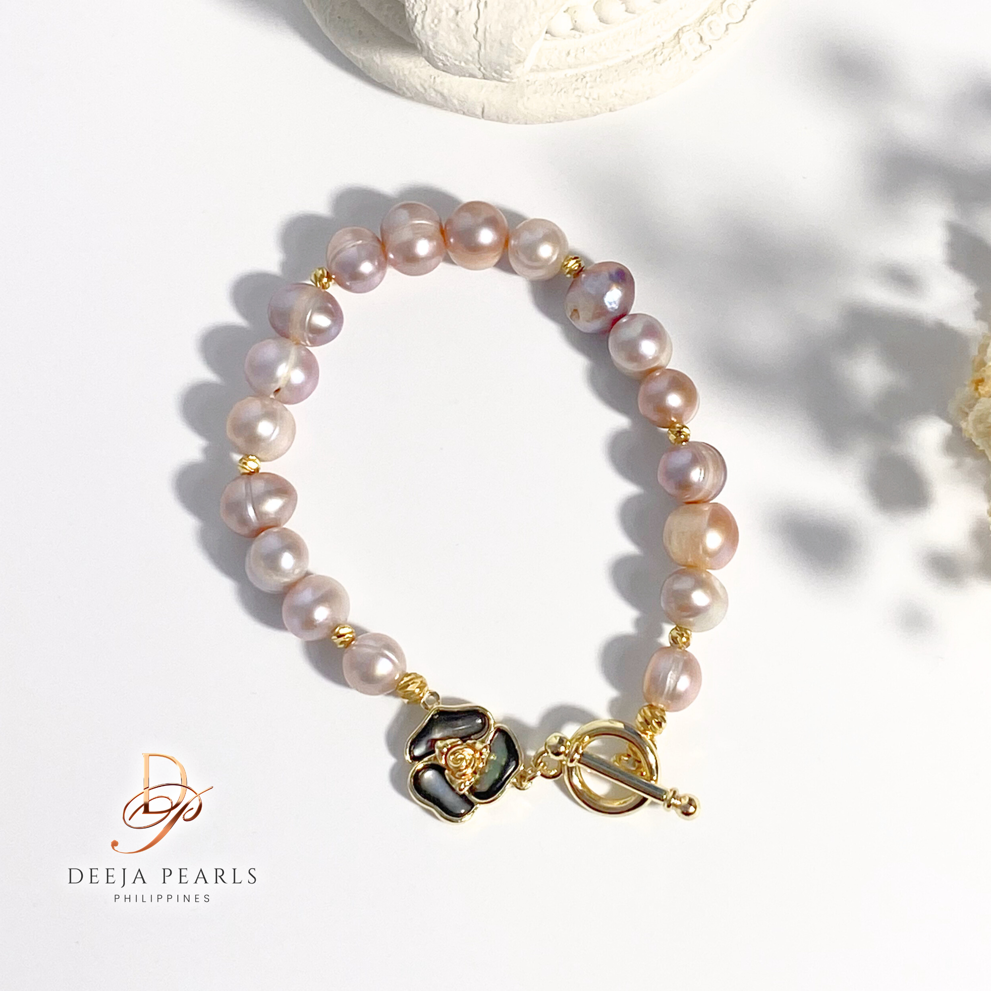 DPB149 • Freshwater Pearl Bracelet with Mother of Pearl