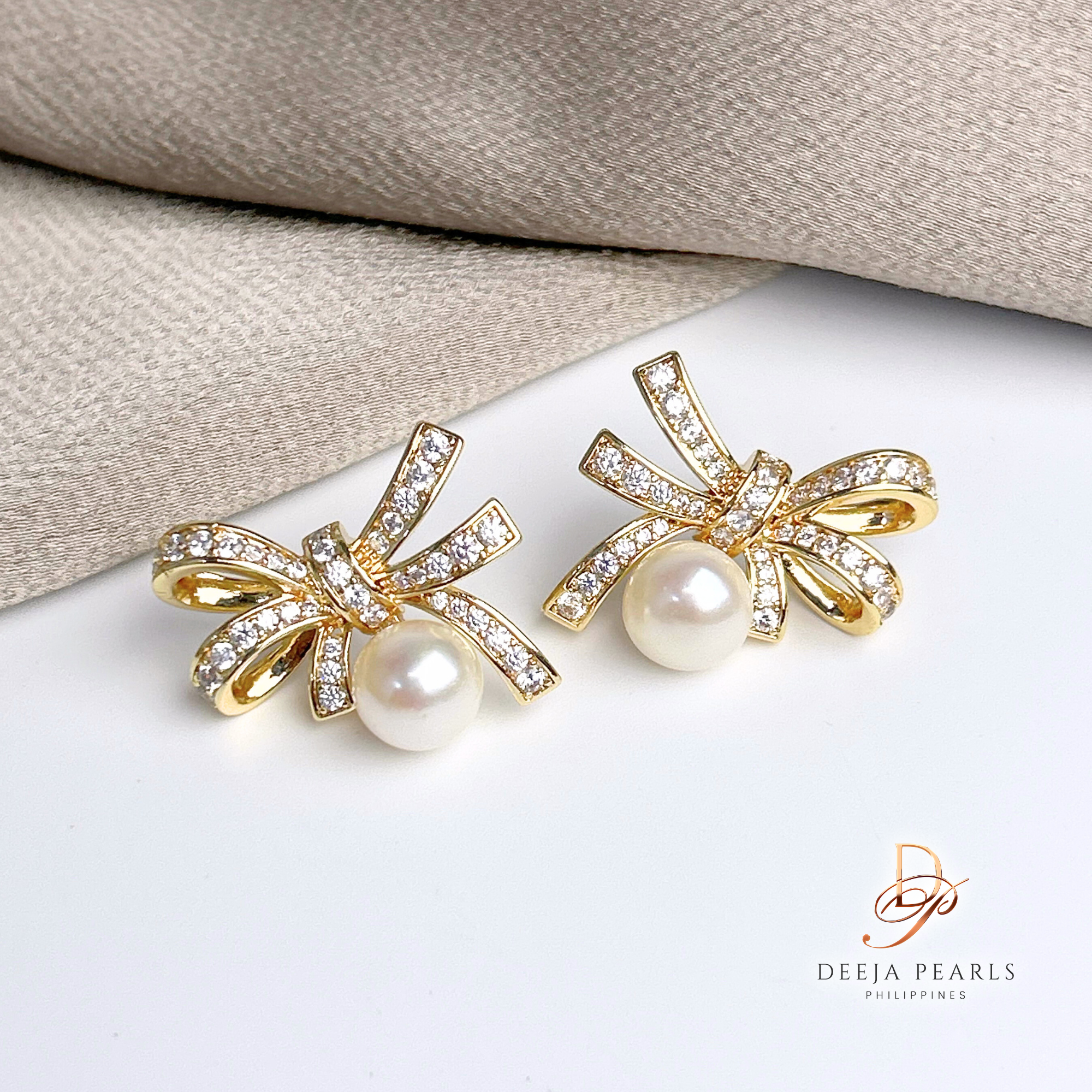 DPE114 • Freshwater Pearl Stud Earrings