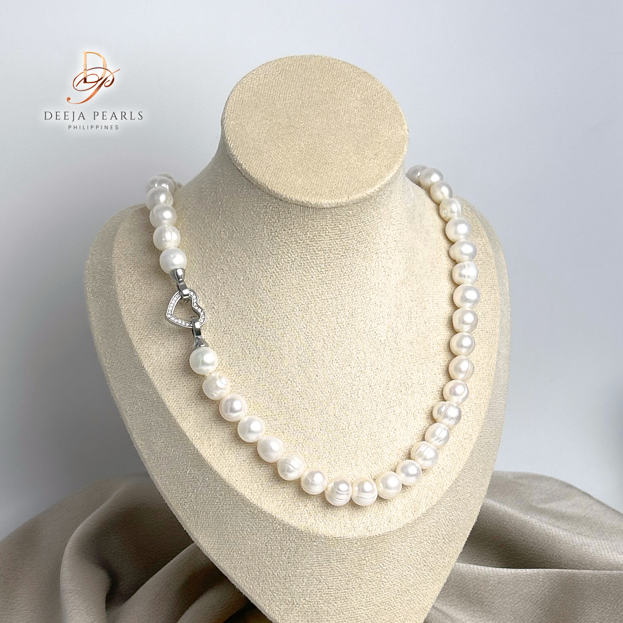 DPN113 • Freshwater Pearl Full Necklace in Pendant Lock