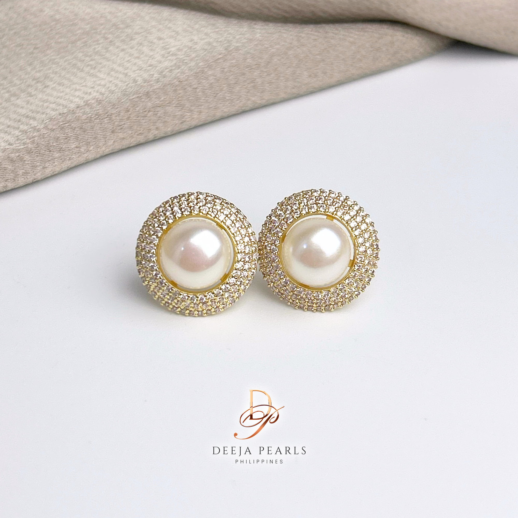 DPE150 • Freshwater Pearl Stud Earrings