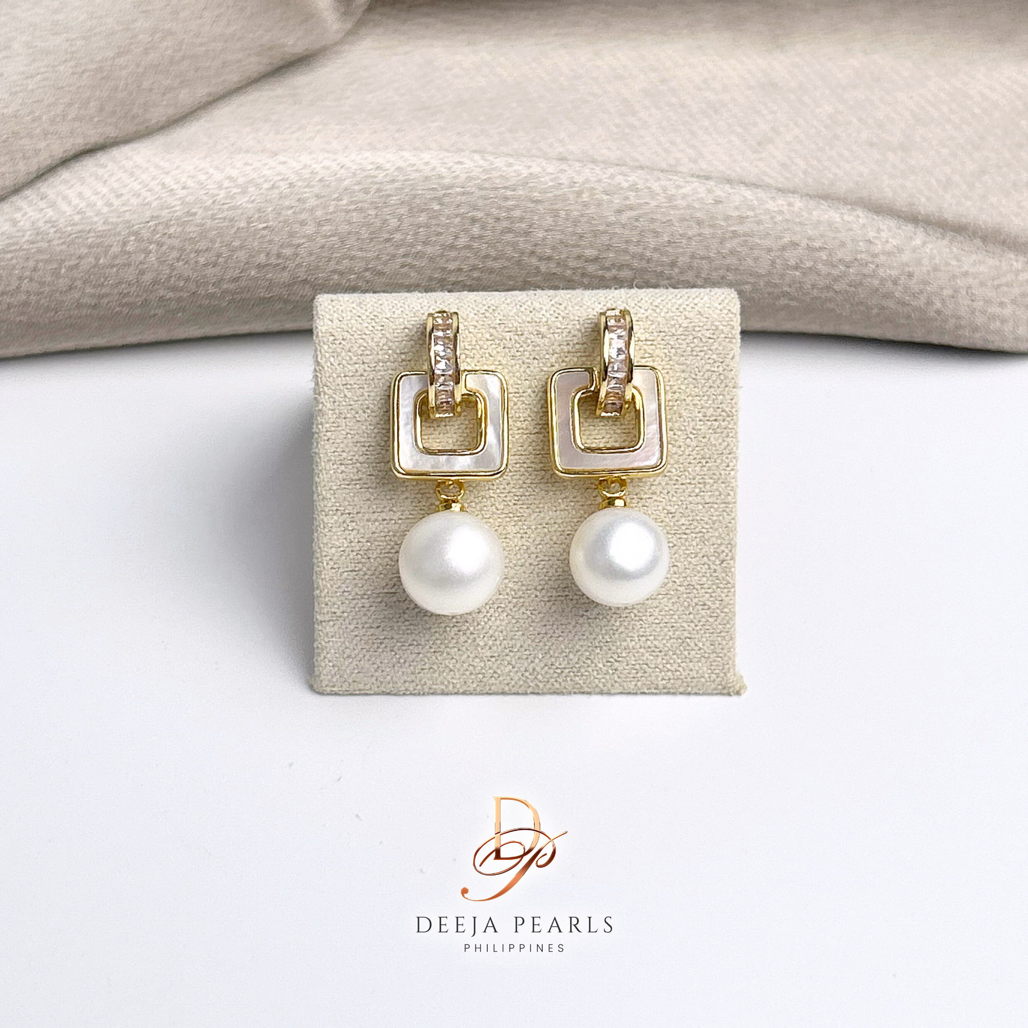 DPE107 • Freshwater Pearl Stud Earrings