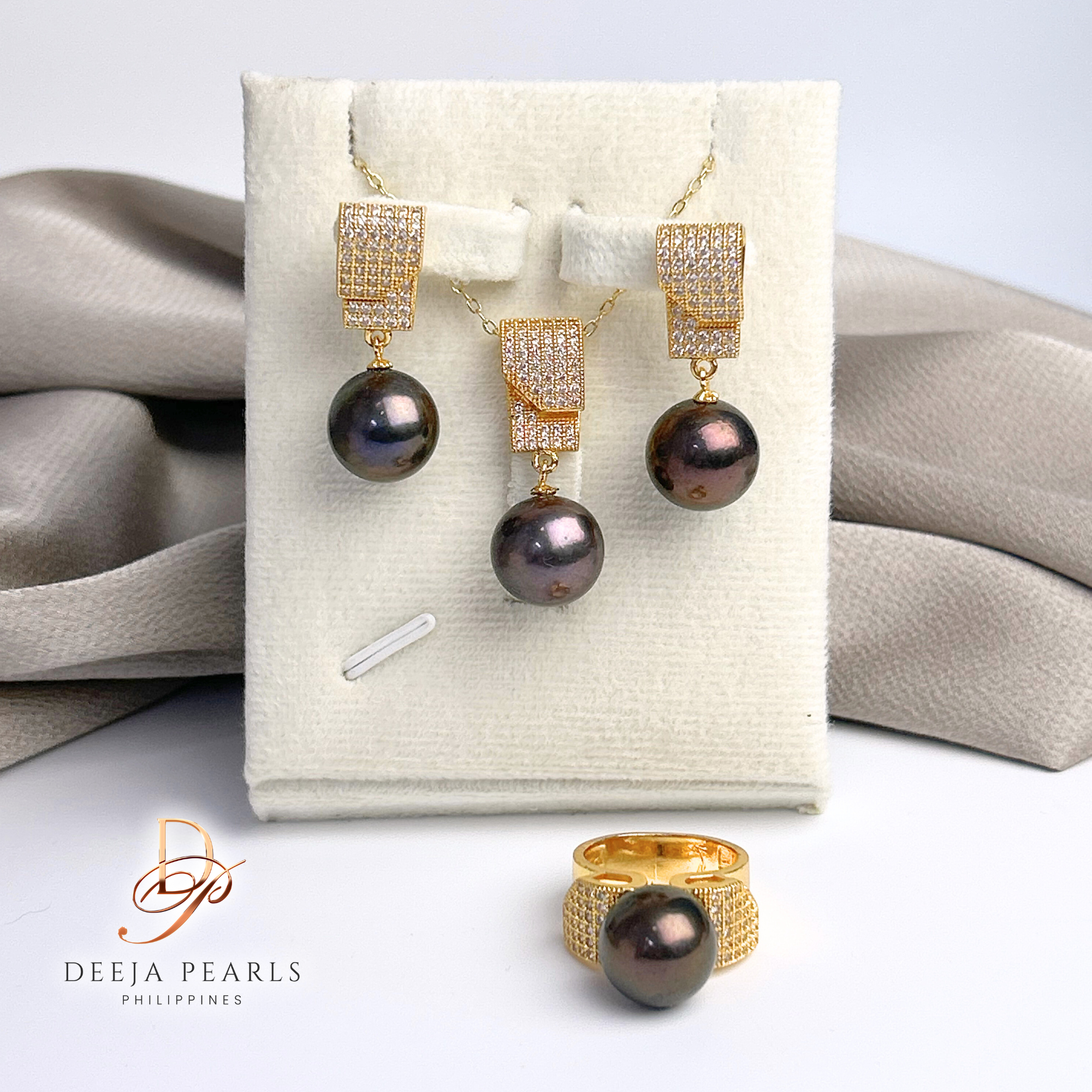 EPS105 • Edison Pearl Set of Necklace, Earrings and Ring