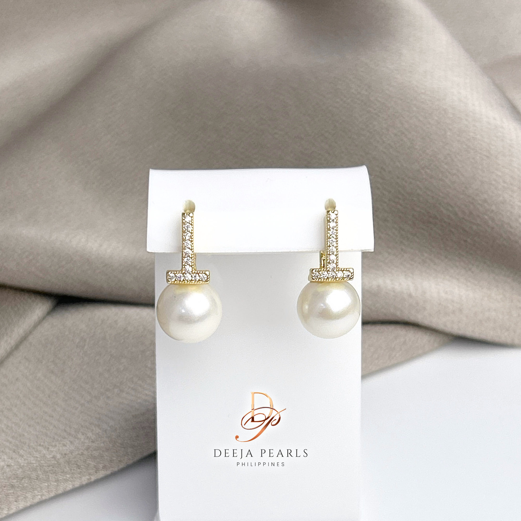 DPE156 • Freshwater Pearl Clip Earrings