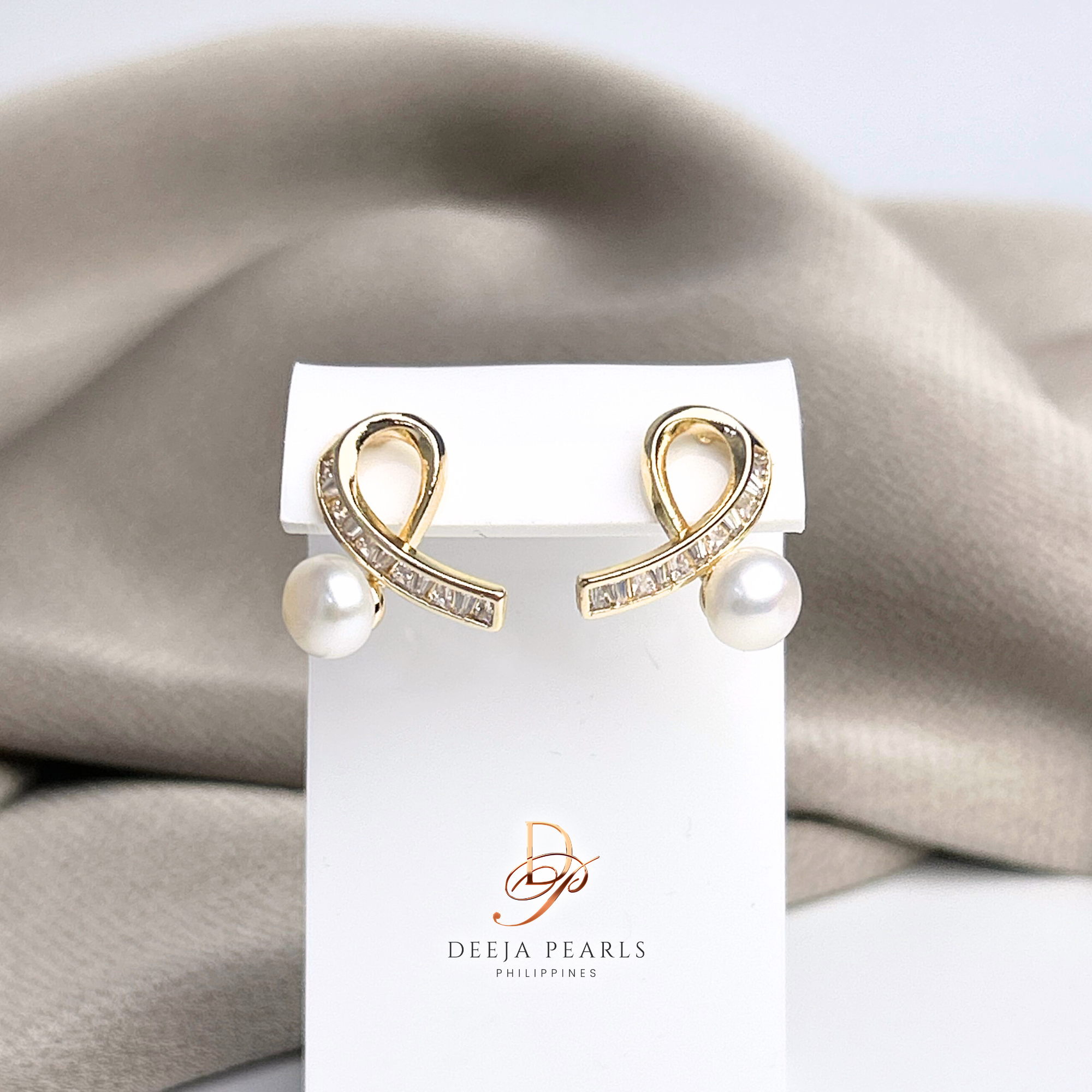 DPE106 • Freshwater Pearl Stud Earrings